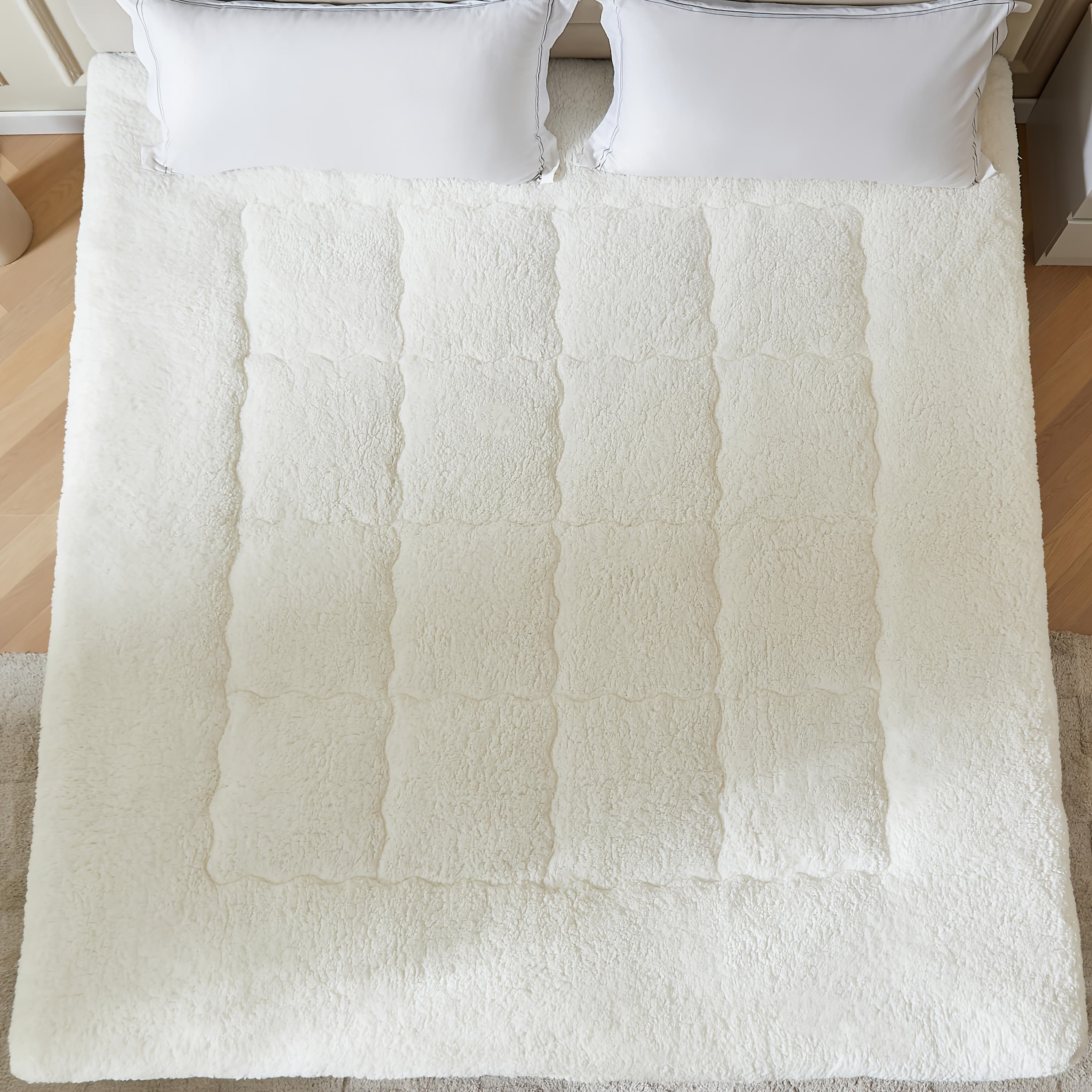 TEMU Fluffy Mattress Topper Made Of Faux Wool By Sherpa, Designed To Be Thick, Warm, And The Skin. This Super -up Tatami Mat Is Foldable And Portable, Perfect For Bed Sleeping Pad. From Teddy Fabric