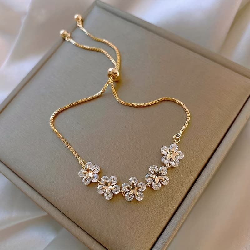 TEMU 1pc Adjustable Stainless Steel Floral Charm Bracelet - Elegant Minimalist Jewelry For Women, Durable Versatile Party & Casual Attire, Thanksgiving Gift For Her, Accessory
