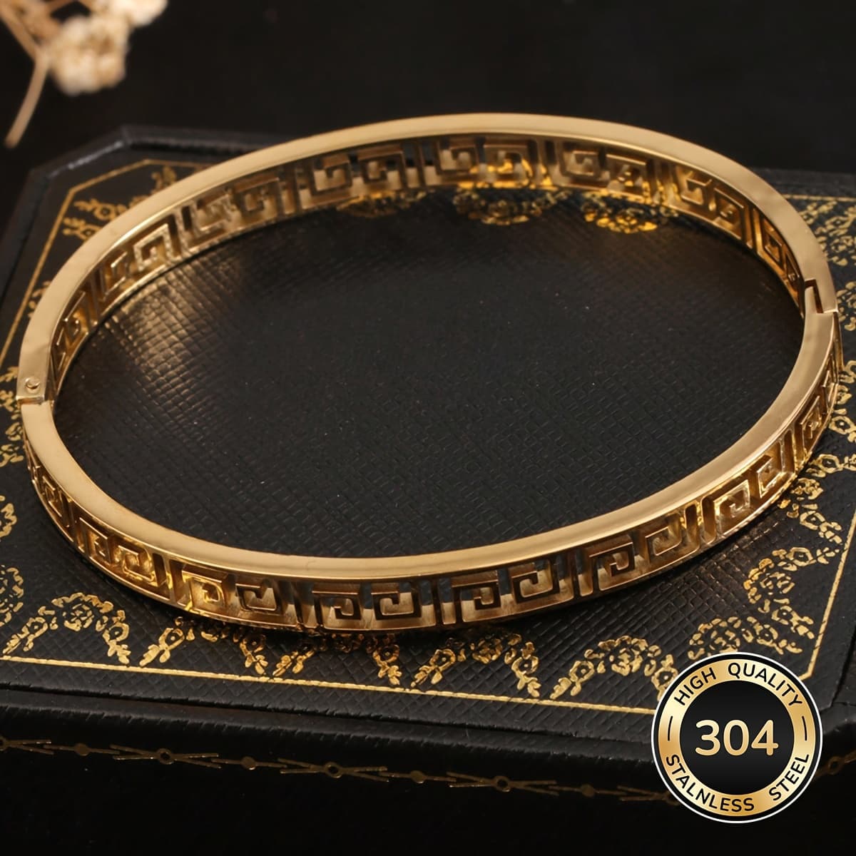 TEMU 1 Piece Of Stainless Steel 18k Gold Plated Vintage Rotating Pattern -style Open Bangle, European And Women'-shaped Bracelet, Suitable For Daily Women, As A Gift, Or As A Present For A Girlfriend