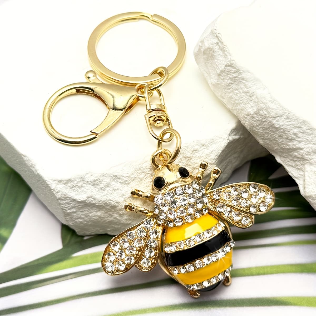 TEMU A Chubby Bee Pendant, Perfect For Decorating Women's Bags Or Car Keys, Making It An Ideal Gift For .