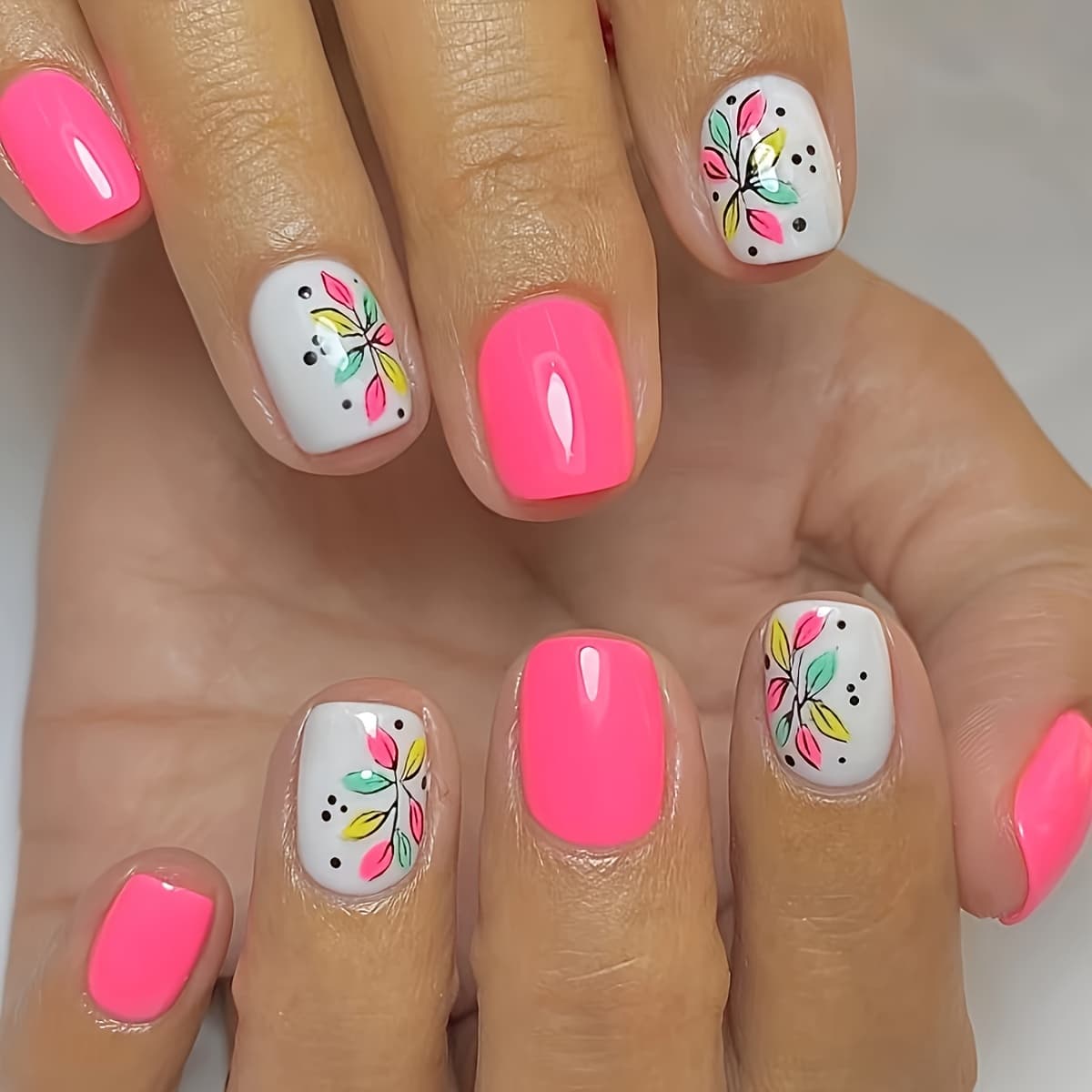 TEMU Short Glossy Fake Nails - Mixed Color Flower And Leaf Pattern , Suitable For Daily Wear, Comes With Jelly Adhesive And Nail Files
