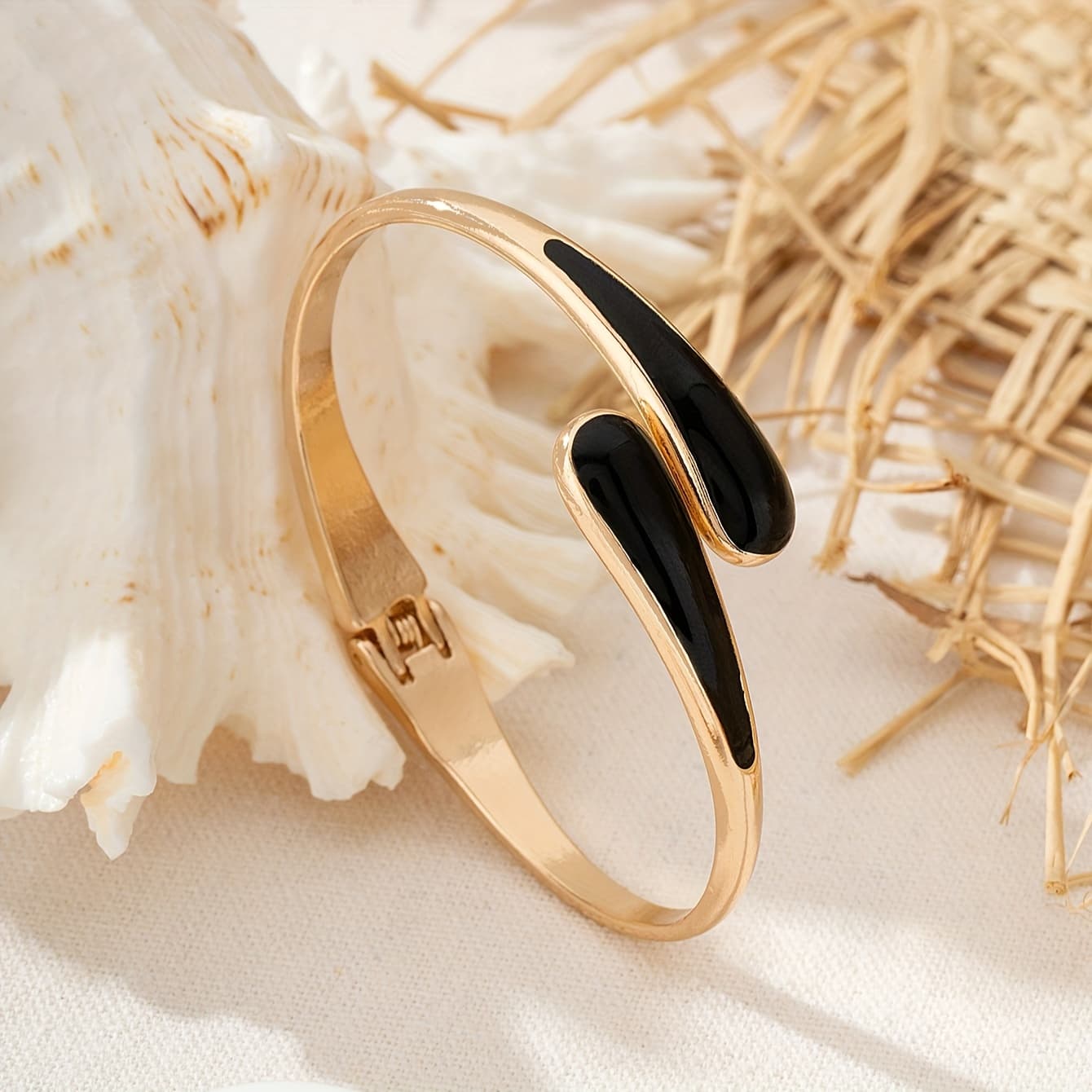 TEMU 1pc Women's Enamel Glaze Teardrop Bangle Daily Wear Jewelry