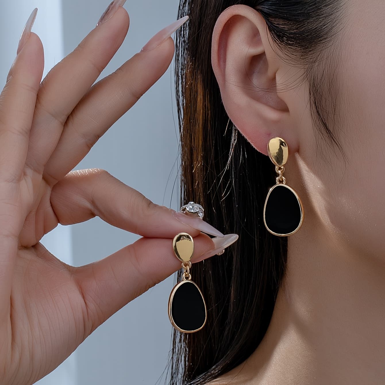 TEMU A Pair Of Stylish Light Luxury Temperament Metal Earrings