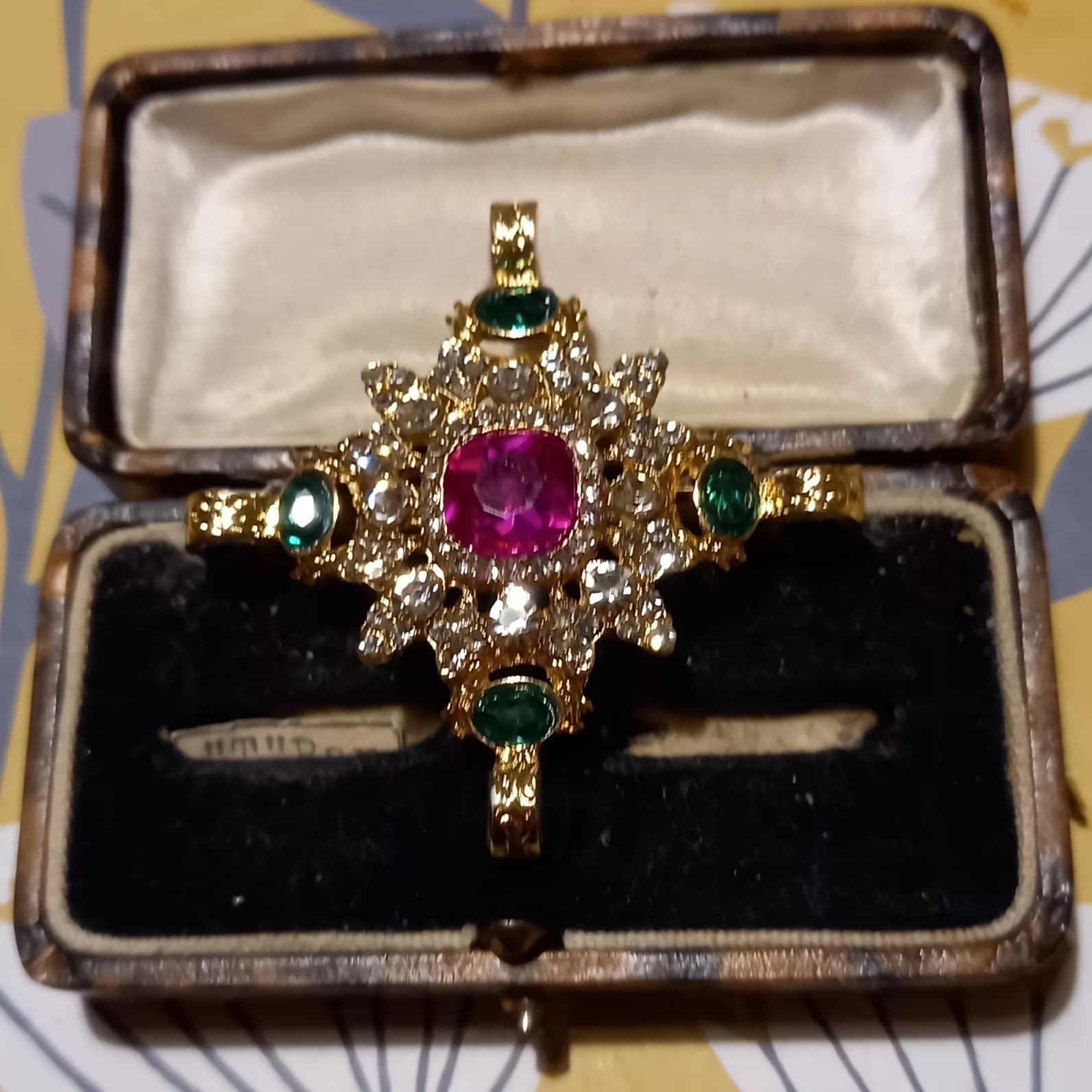 TEMU Vintage Court -out Brooch Vintage Baroque Series Corsage For Men And Women