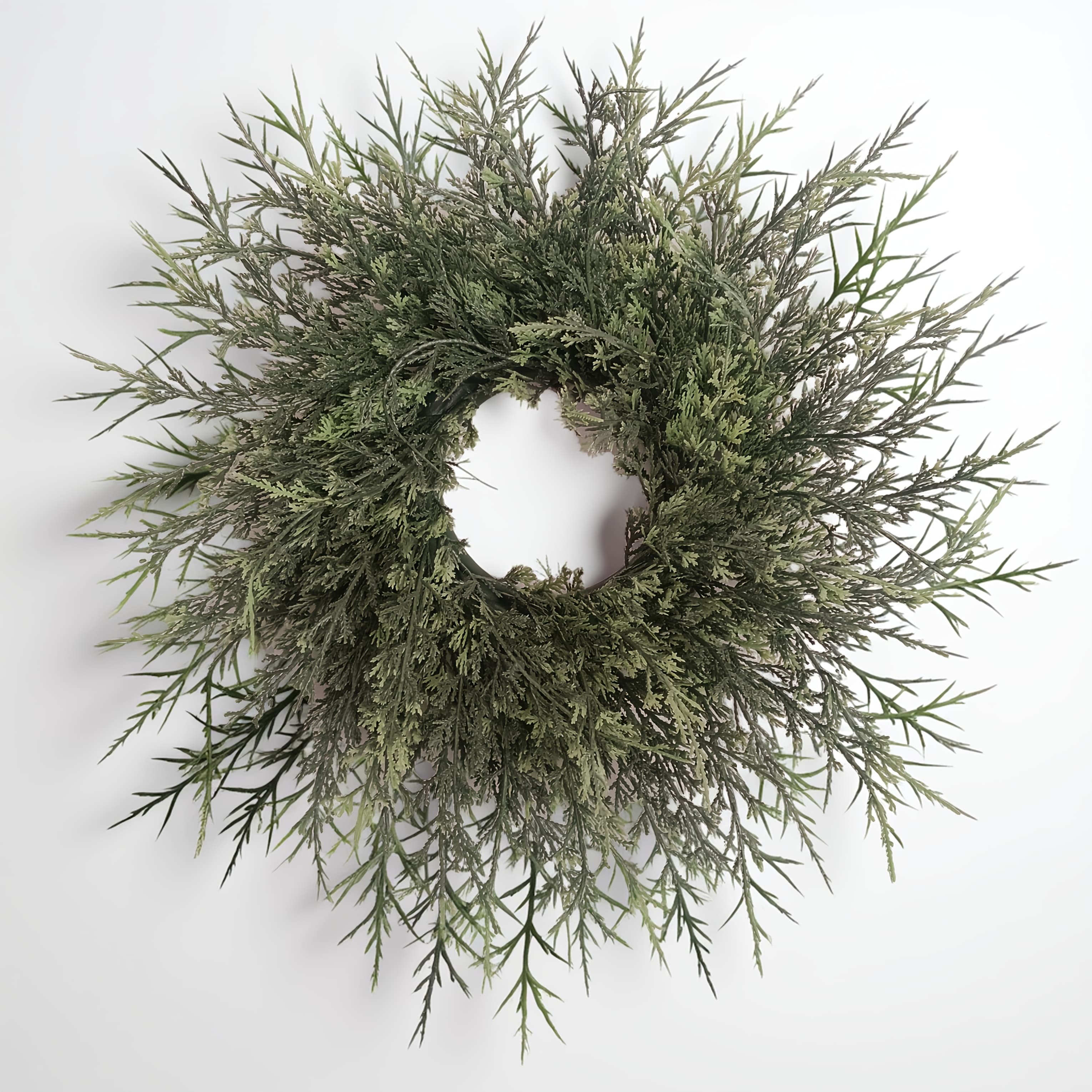 TEMU Cedar Leaf Holiday Wreath In Style; Plastic Green Wreath For Front Door, Window, Indoor Fireplace, Living Room, Porch Decoration; Sw