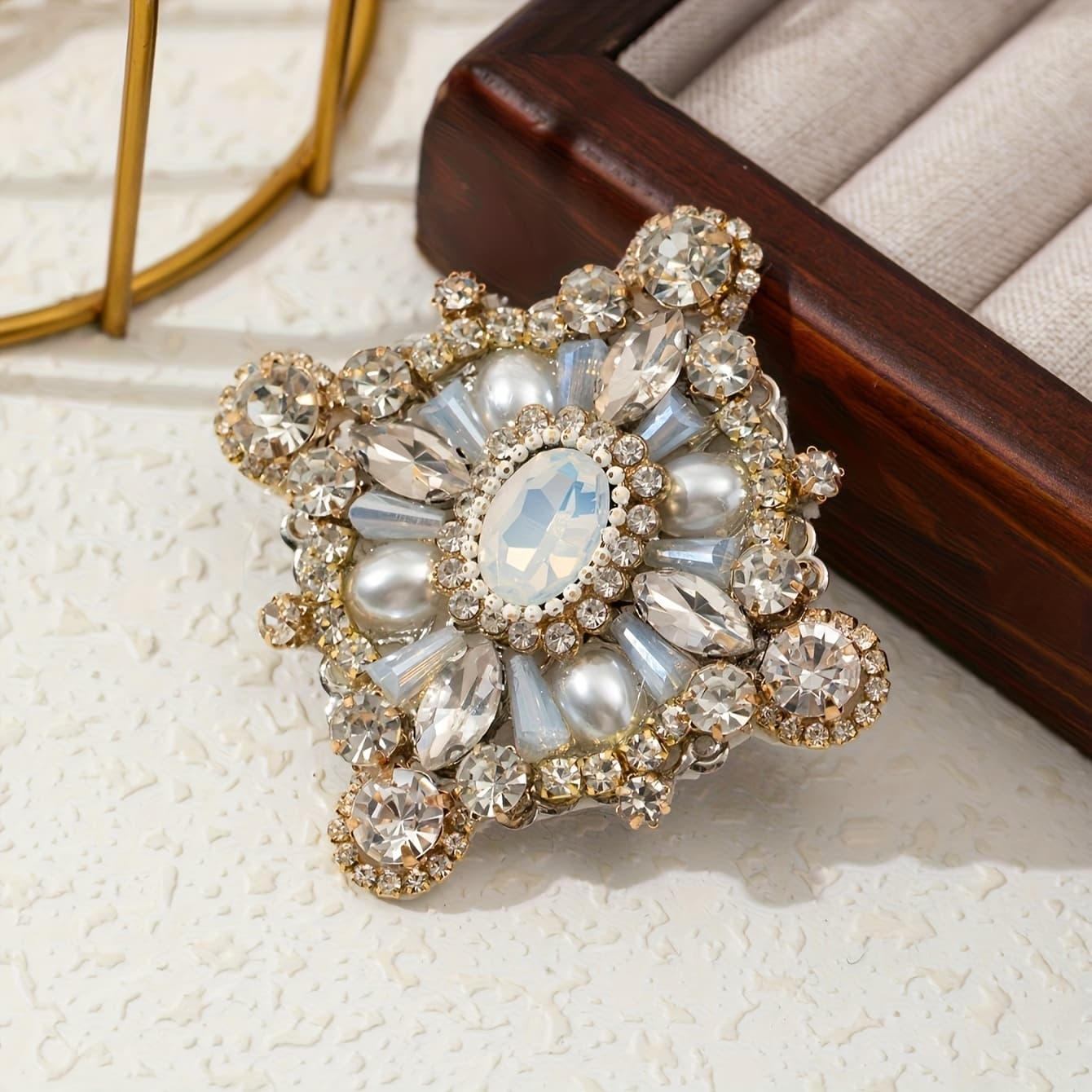 TEMU 1pc, Elegant, Vintage Style, Badge Shape, Inlay, Sparkling, Women's Brooch, Corsage Pin, Suitable For Daily Wear, Holiday Dates, Party Gifting