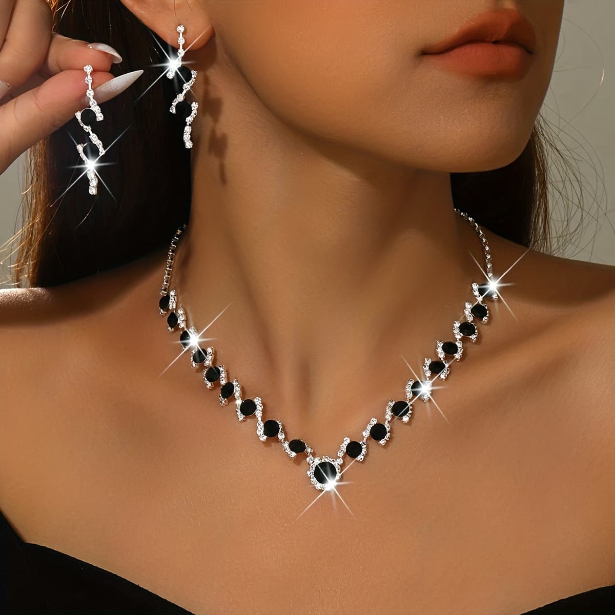 TEMU A Set Of Bridal Wedding Jewelry For Women, Featuring An Elegant High-end Necklace And Earrings With Glittering Rhinestones