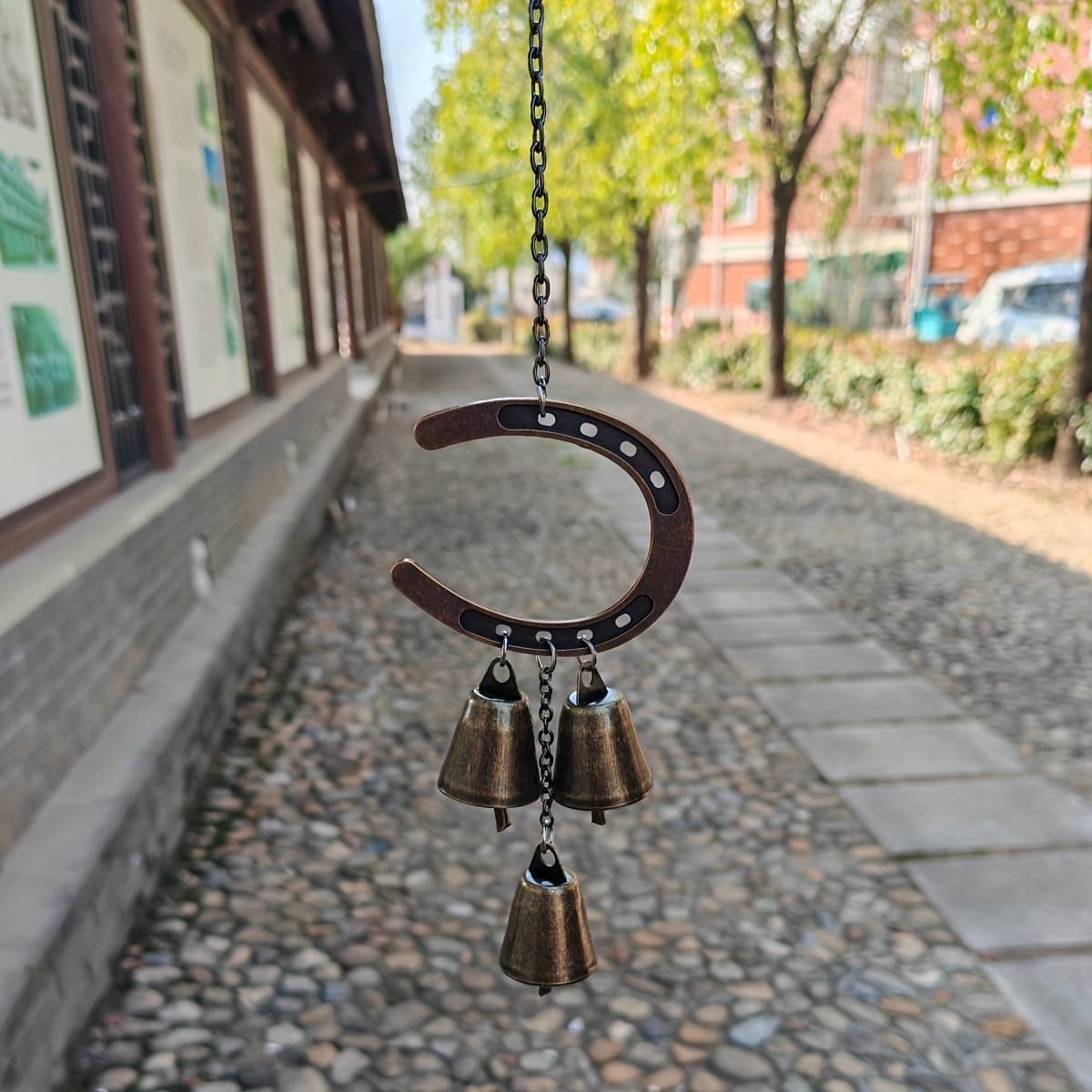 TEMU 1 Horseshoe Wind Chime With Decorative Chain, Iron Craft Bell For Outdoor Garden Decoration – Adds Soothing Sound To Balcony And Courtyard, Home Décor