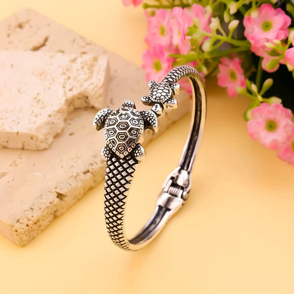TEMU Women's Vintage Nautical Style Turtle Bangle