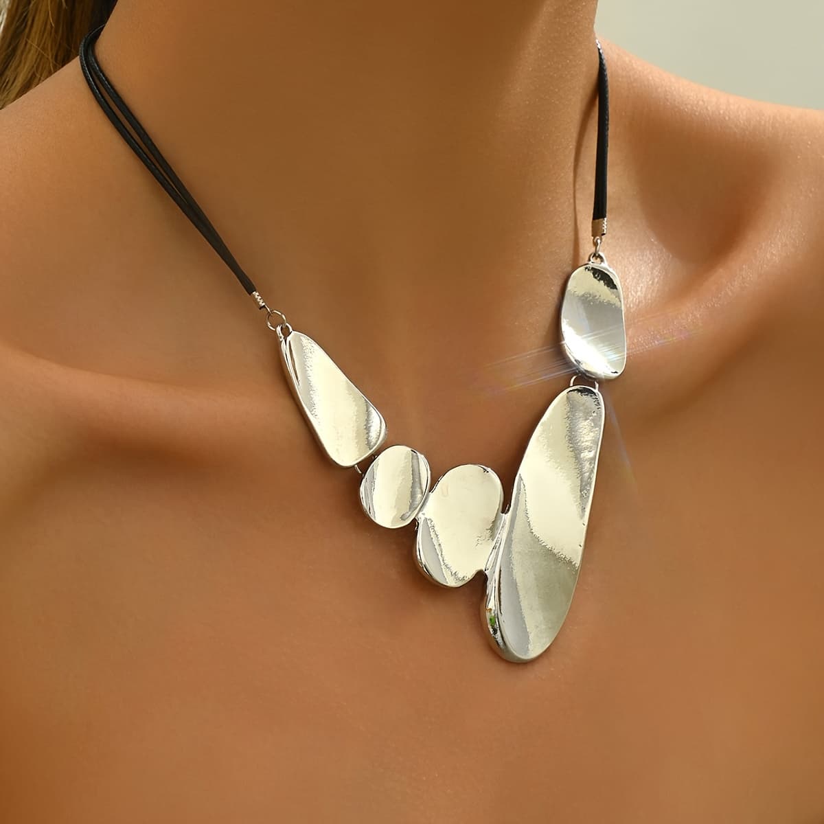 TEMU Vintage Geometric Silvery V-neck Pendant Necklace