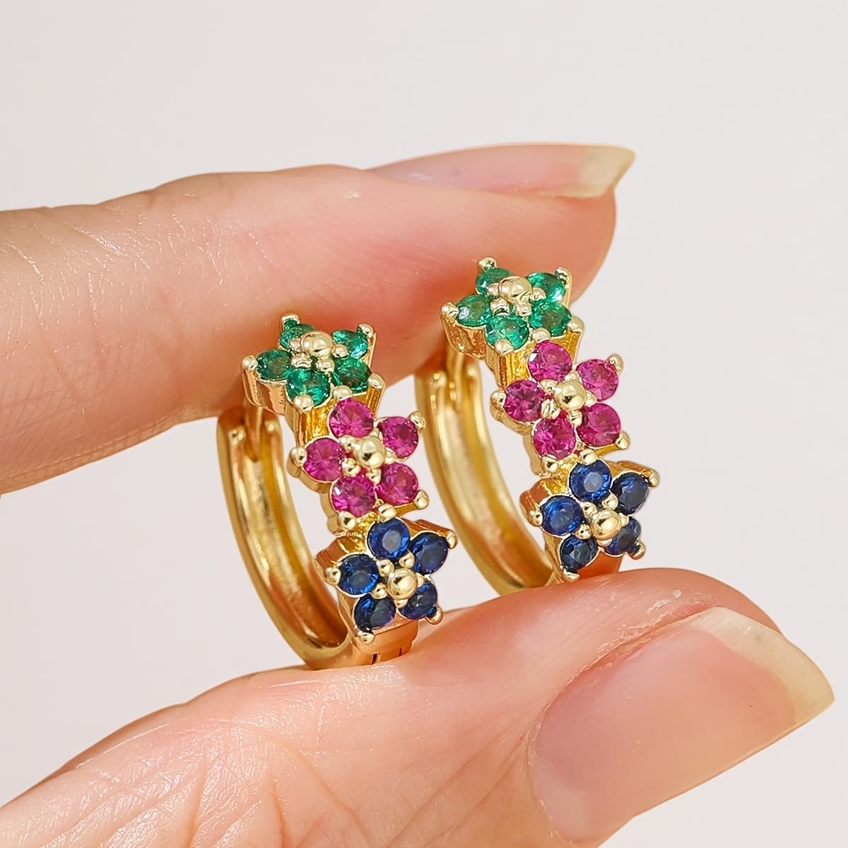 TEMU 1 Pair Of Copper Hoop Earrings Inlaid With Multi-colored Synthetic Zirconia Flowers, Elegant And Suitable For Women' Gifts And Banquet Occasions