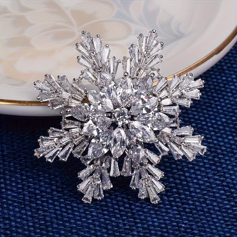 TEMU Exquisite And Elegant Snowflake Brooch Pin, Suitable For Men And Women, Fashionable Christmas Party Badge Accessory, A Festive Atmosphere To The Home.