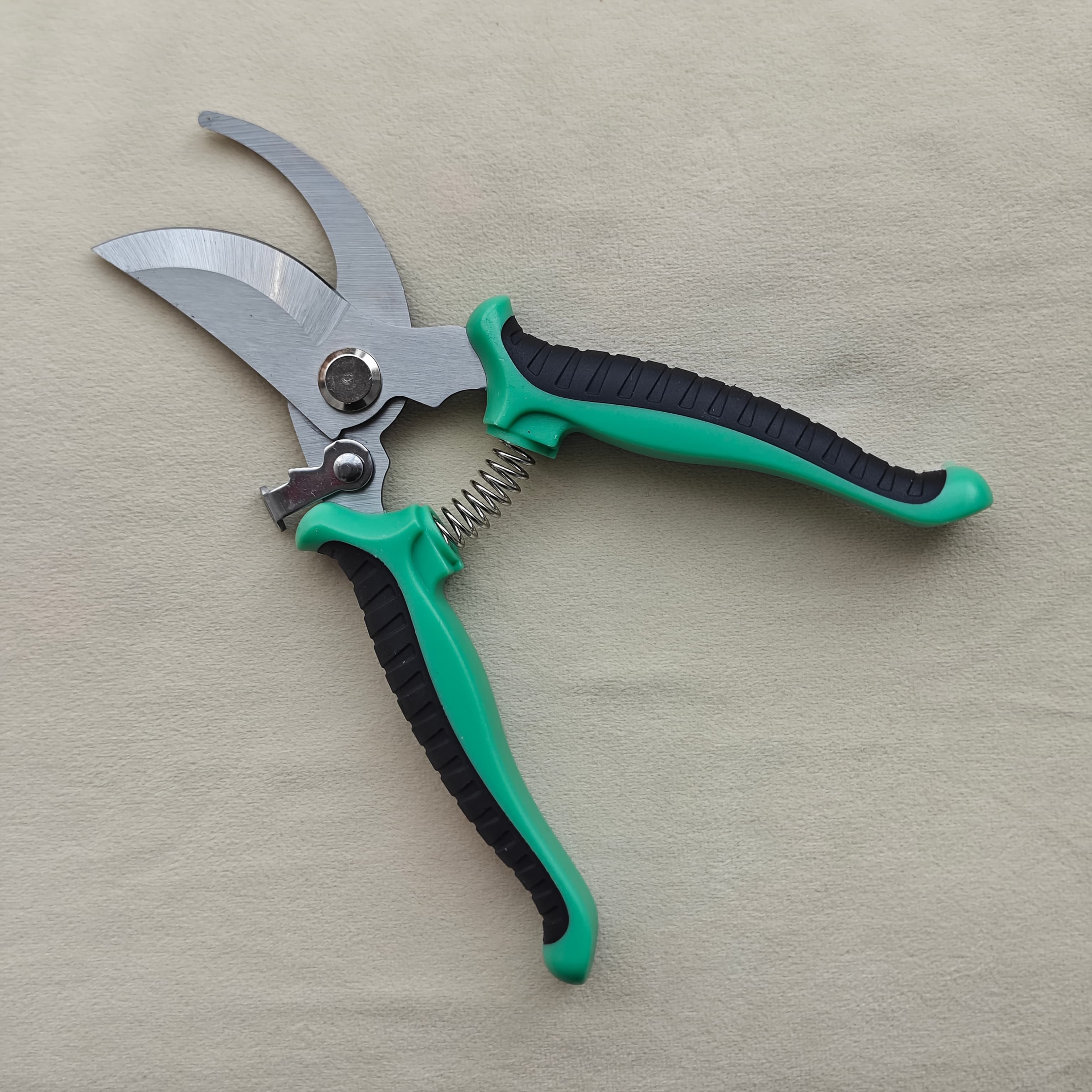 TEMU Gardening Scissors | Comfortable Grip, Spring-, Sharp And Non-slip, Ideal For Pruning Branches And Flowers, Modern Stainless Steel