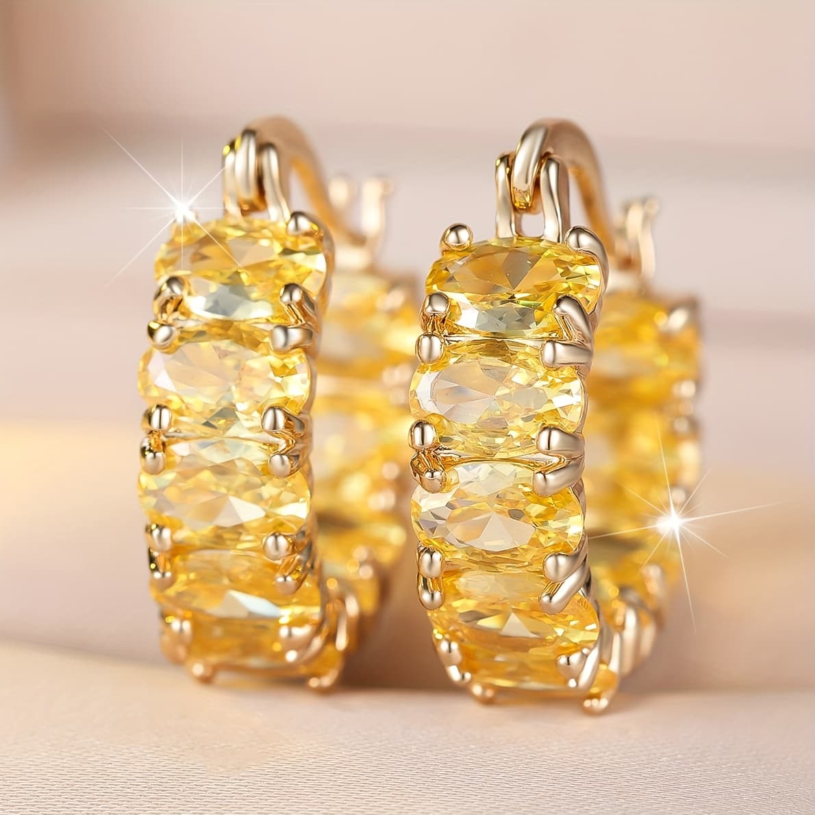 TEMU Angol 2pcs Elegant Light Luxury Egg-shaped Yellow Statement Earrings With Ear Cuffs For Women, Fashionable, , Versatile Design, Niche Accessories