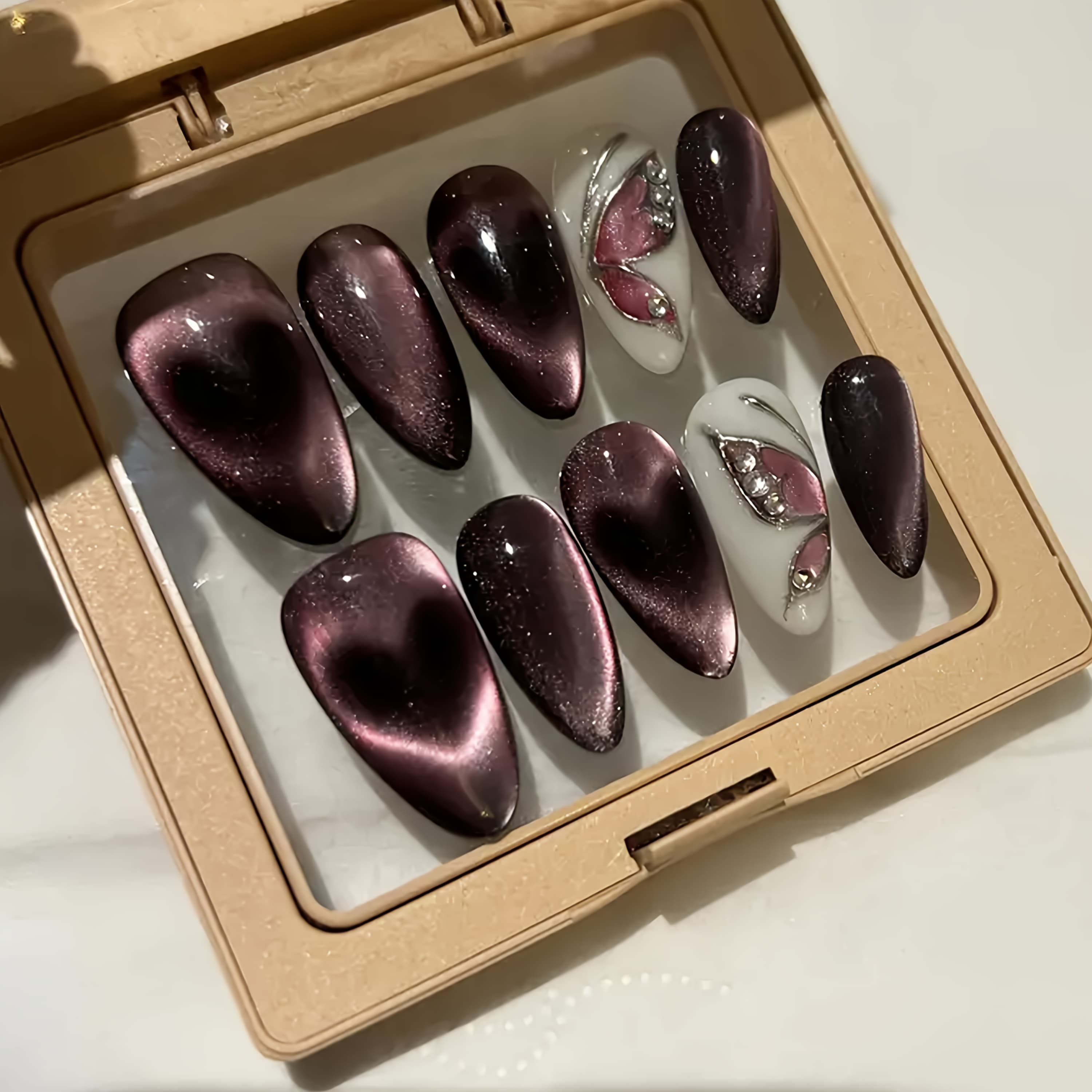 TEMU 10pcs Pack Pure Handmade Wearable Nails Full Coverage Reusable Almond-shaped Rose Eye Nails Gradient Heart / Metallic Texture