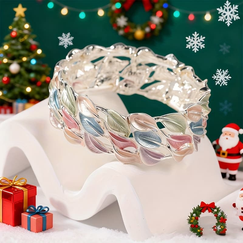 TEMU An Elegant Green Colored Leaf Alloy Elastic Bracelet For Women, Versatile For Daily Wear, Elegant Style, Japanese And Korean Style, Holiday Theme