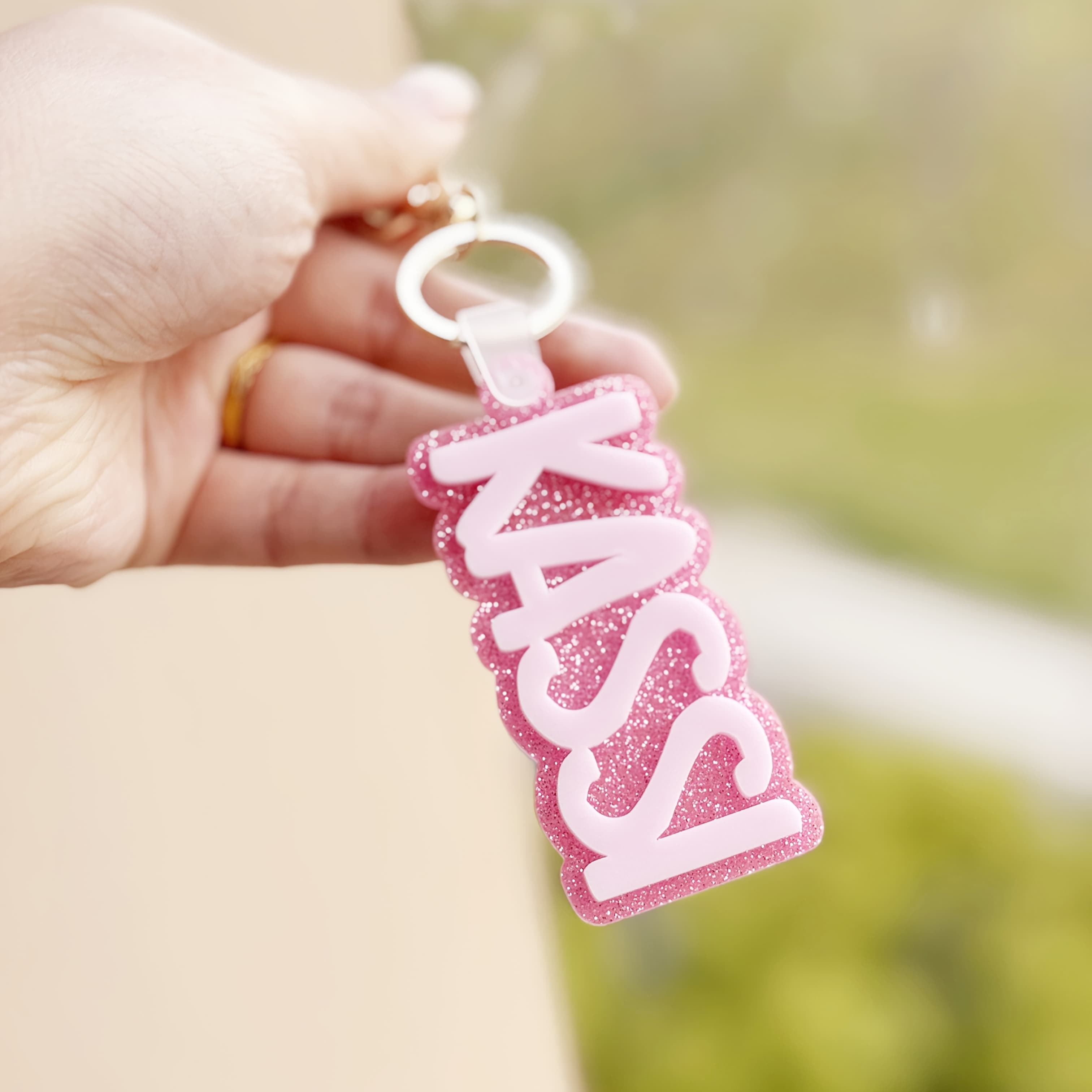 TEMU Personalized Acrylic Keychain With A Vertical Pendant Featuring A Name, Perfect As A Birthday Gift For Women Or