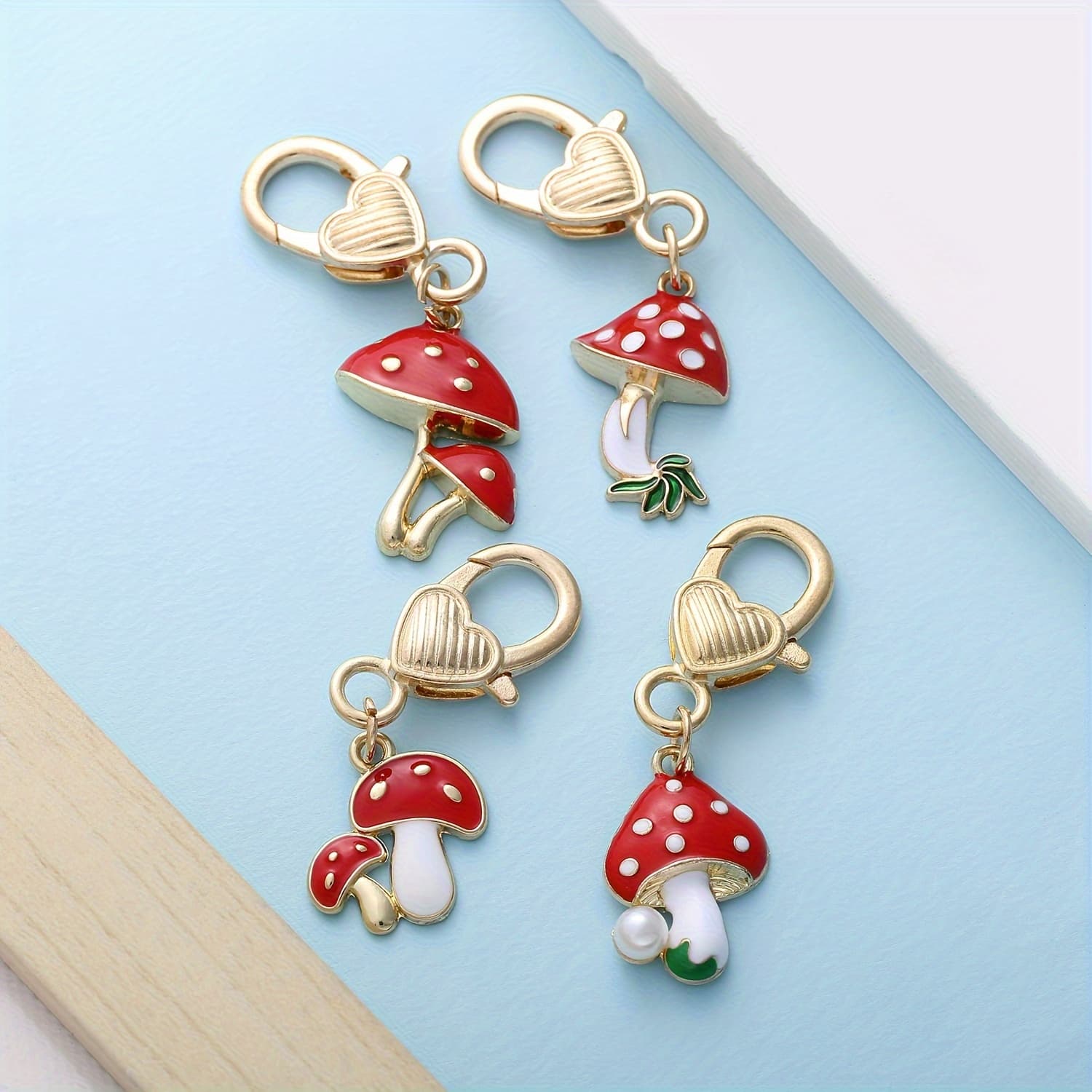 TEMU A Stylish Red Mushroom Keychain Made Of Alloy, Perfect For Back-to- And As A Trendy Accessory For Halloween And Christmas