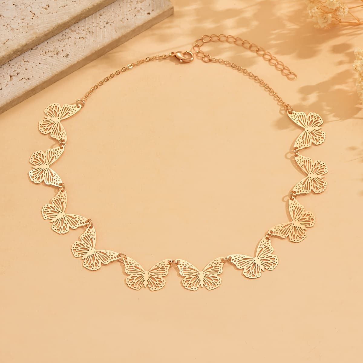 TEMU A Single Piece Of Women's Golden Choker Necklace Featuring A , Adjustable Chain, And Lightweight Style, Use Or Parties, Making It An Ideal Gift For Her