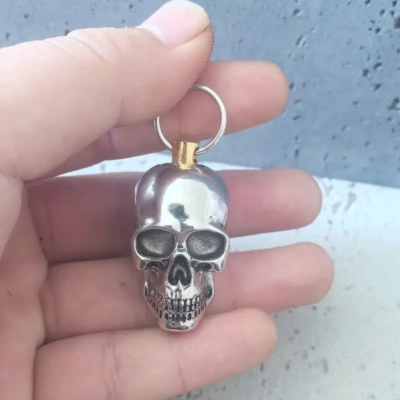 TEMU Alloy Metal Gothic Skull Keychain- Exquisite Street , Durable Metal Texture Key Ring, Suitable For Car Keys And Bags, Unique Gift, Suitable For Men And Women, Sturdy And Durable