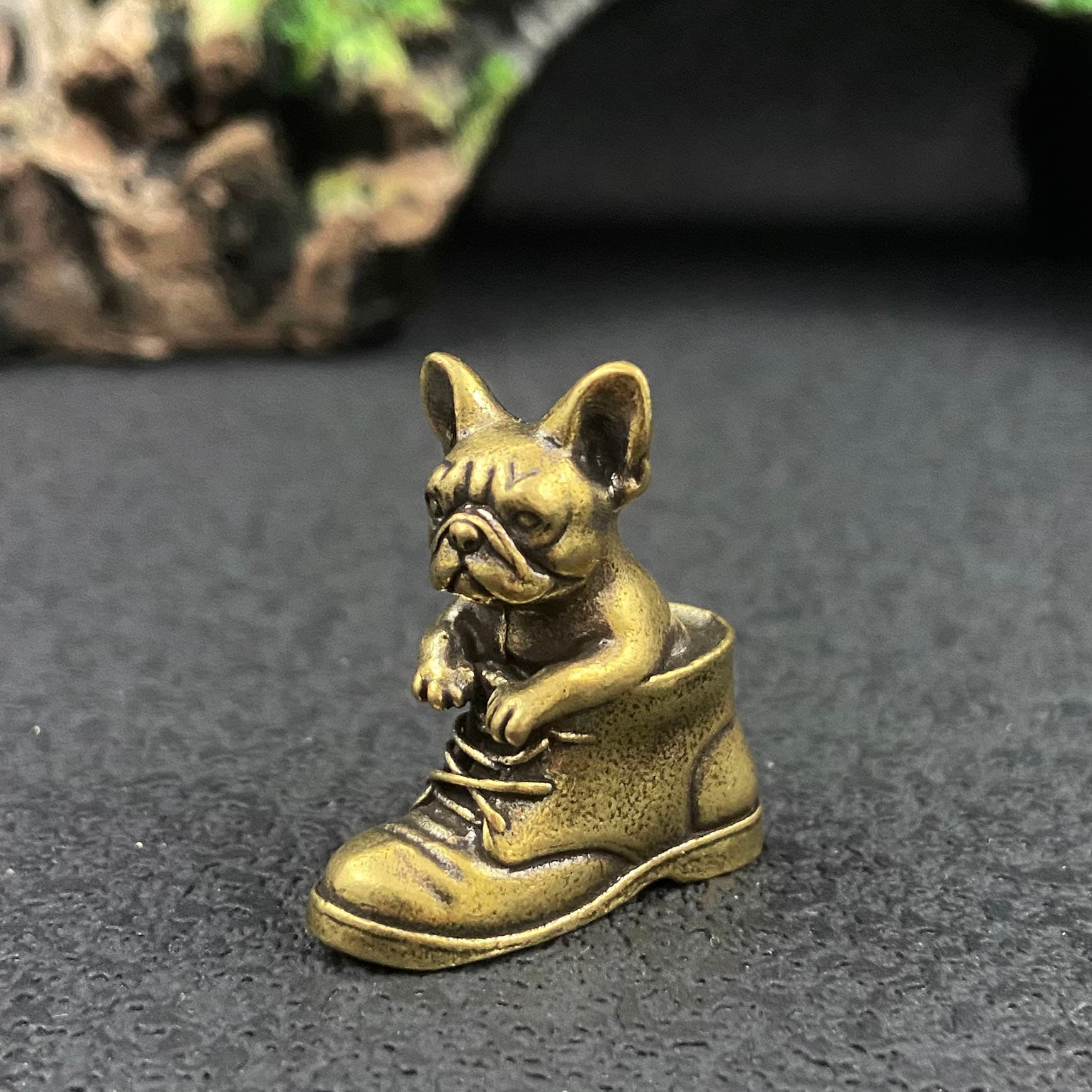 TEMU Collectible Figurines, Solid Brass Figurine Of A With Shoes, Perfect For Home Or Office Decor, Ideal As A Gift For , For Wholesale And Festive Decorations