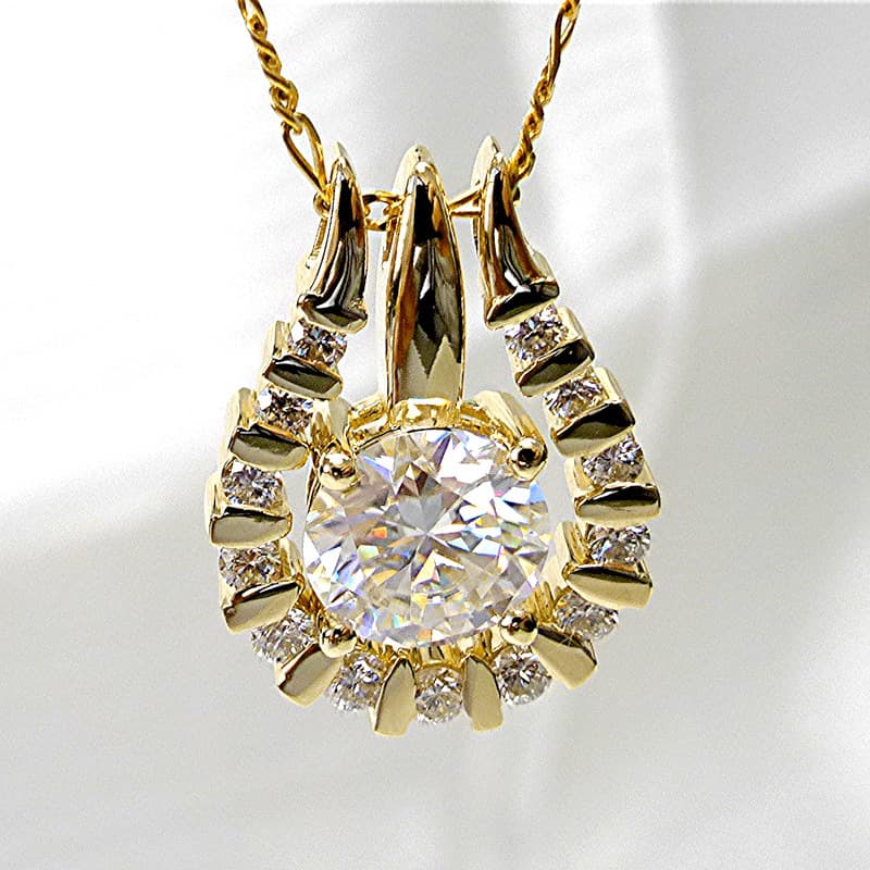 TEMU A Stunning And Stylish Women's Necklace Featuring A Pulsating In 925 Sterling Silver, With A Dynamic Pendant, Perfect For Elegant Everyday Wear Or As A Gift