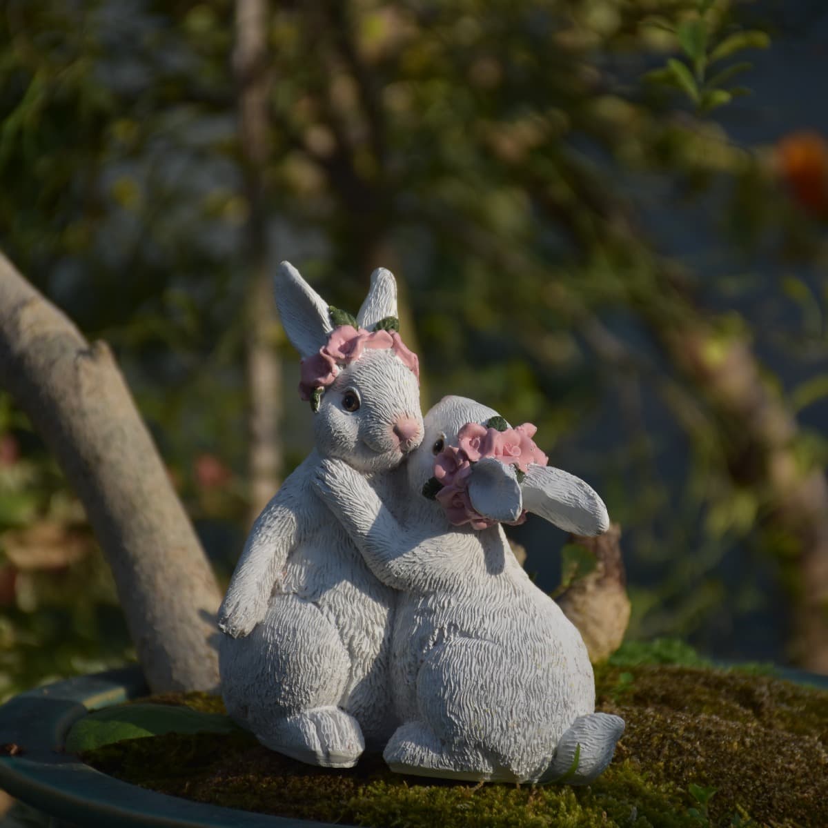 TEMU 1pc Kissing Rabbit Couple Statue - Resin Kissing Bunnies Figurine, Indoor/outdoor Spring Easter Bunny Decorations Suitable For Farmhouse, Tabletop, - Cute Rabbit Gift For Women & Mom