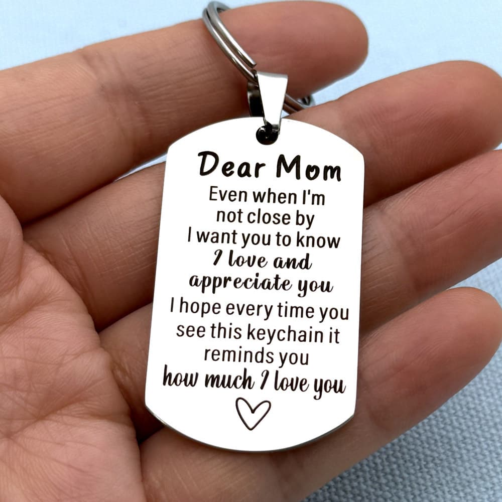 TEMU Engraved Keychain Made Of For Mom, Featuring A Heart Symbol. Perfect Gift For , Birthdays, Or Christmas. A Durable And Keepsake Charm, Ideal For Celebrating Moms On Special Occasions