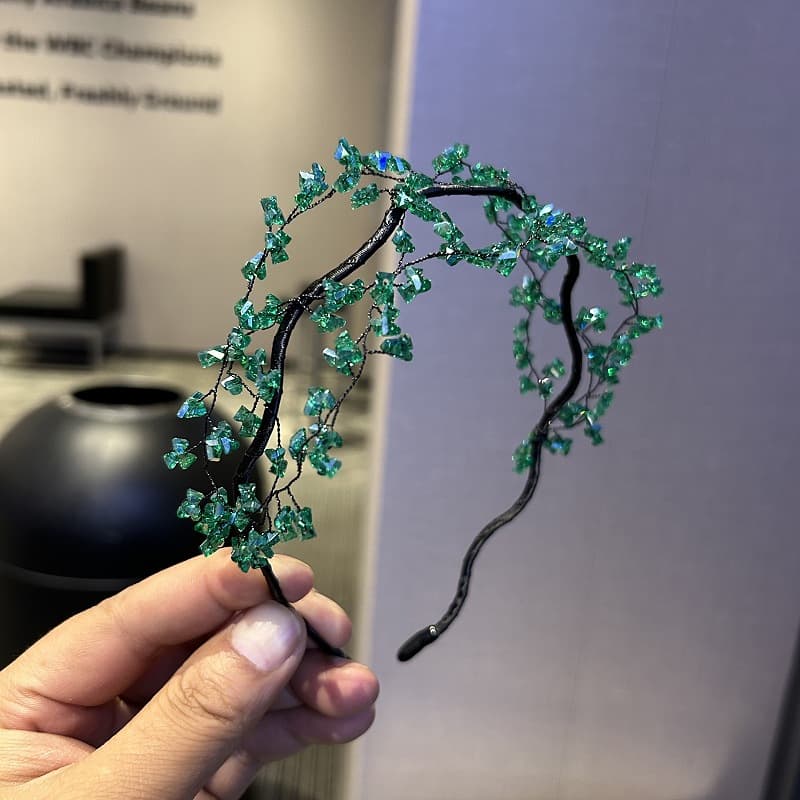 TEMU Green Crystal Headband, Perfect For A Whimsical Look. This Lovely, Vintage-inspired Accessory Features Intricate Woven Beads And Comes In Colors, Ideal For Everyday Use In And Summer