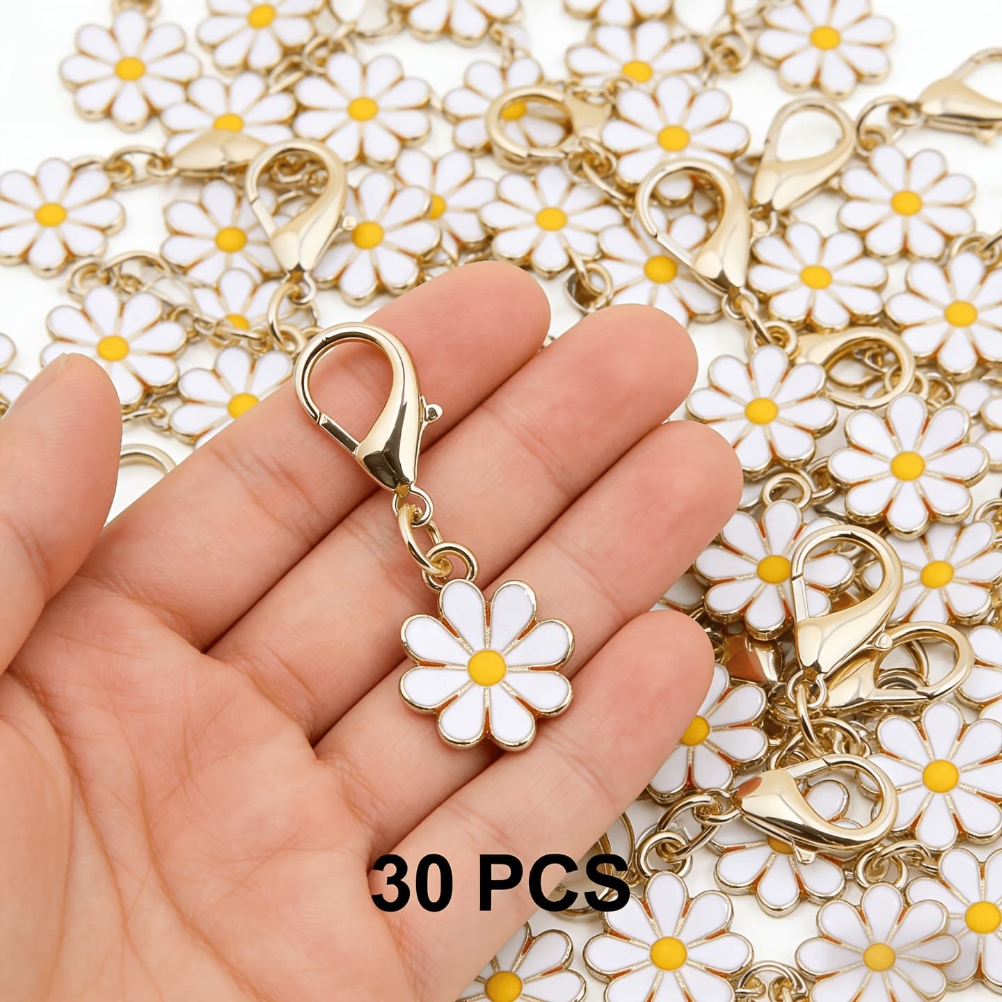 TEMU Stylish Daisy Flower Decorative Keychain, Gift, Exquisite Gift For 's Day And Birthdays, Bag Accessory, Essential Holiday Decoration Pendant