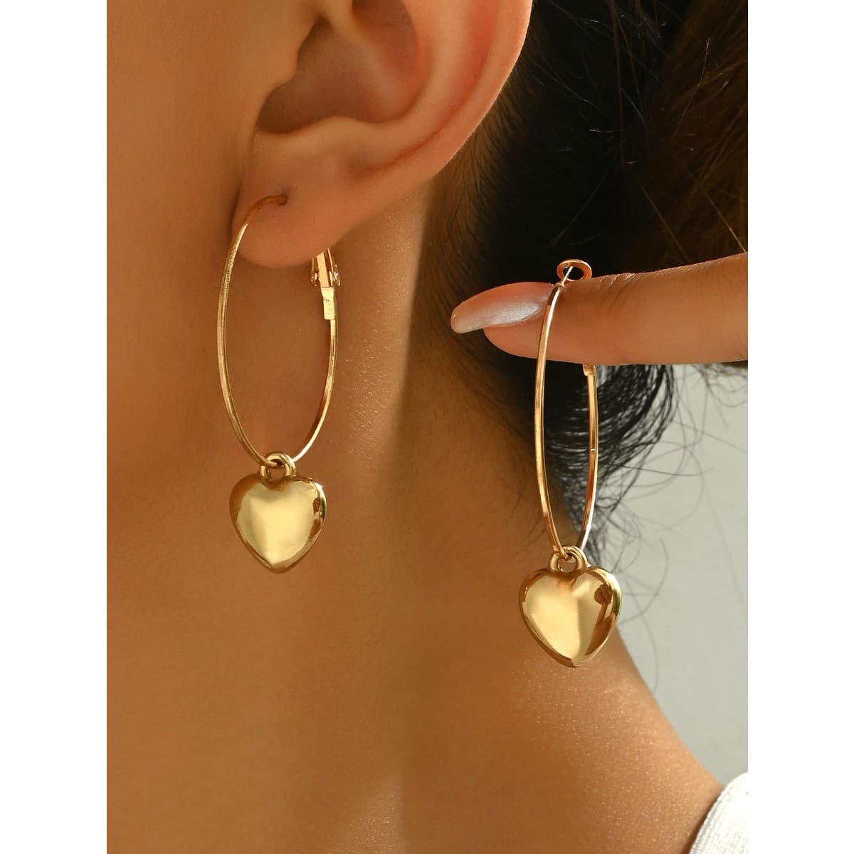 TEMU 1 Pair Of Sweet And Cool Personality Fashion Versatile Creative Heart Pendant Large Hoop Earrings For Women, Suitable For Vacation And