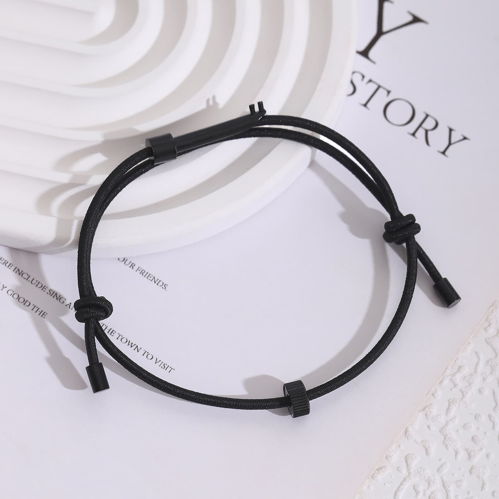TEMU Adjustable Unisex Bracelet Featuring A Easy Carbide Hand Rope Gear For Emergency Window Breaking