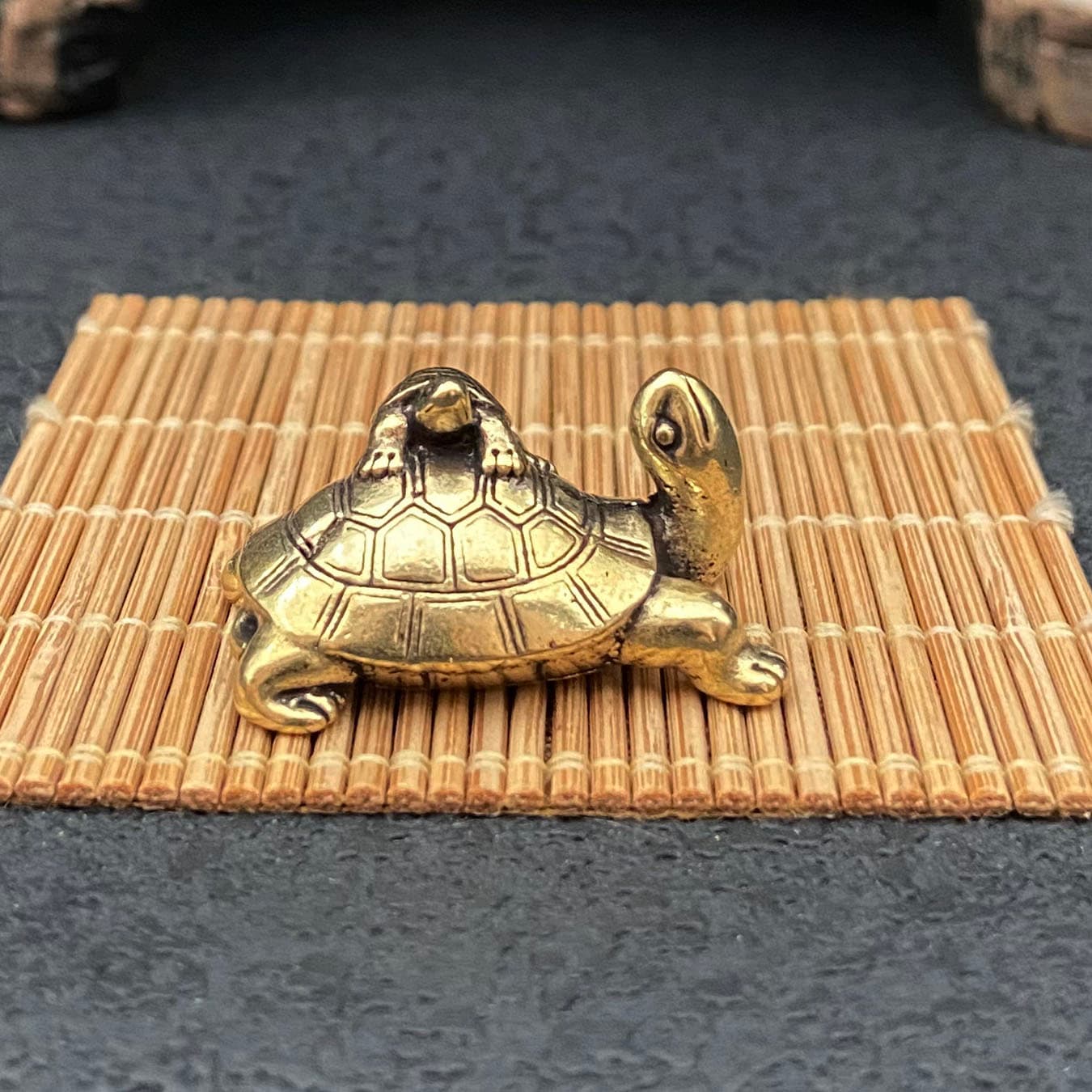 TEMU Solid Brass Turtle Figurine - Turtle Statue, Brass Suitable For Home Desk Office Shelf Decor, Bookshelf Ornament,, Housewarming, Baby Showers, Sculpture