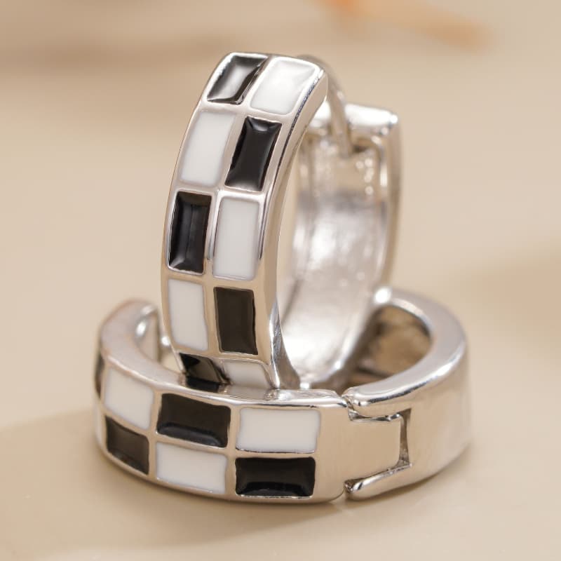 TEMU Exquisite Fashion Enamel Black White Checkered Circle Earrings For Women Daily Casual Parties Versatile Additions Unique Birthday Gifts Jewelry