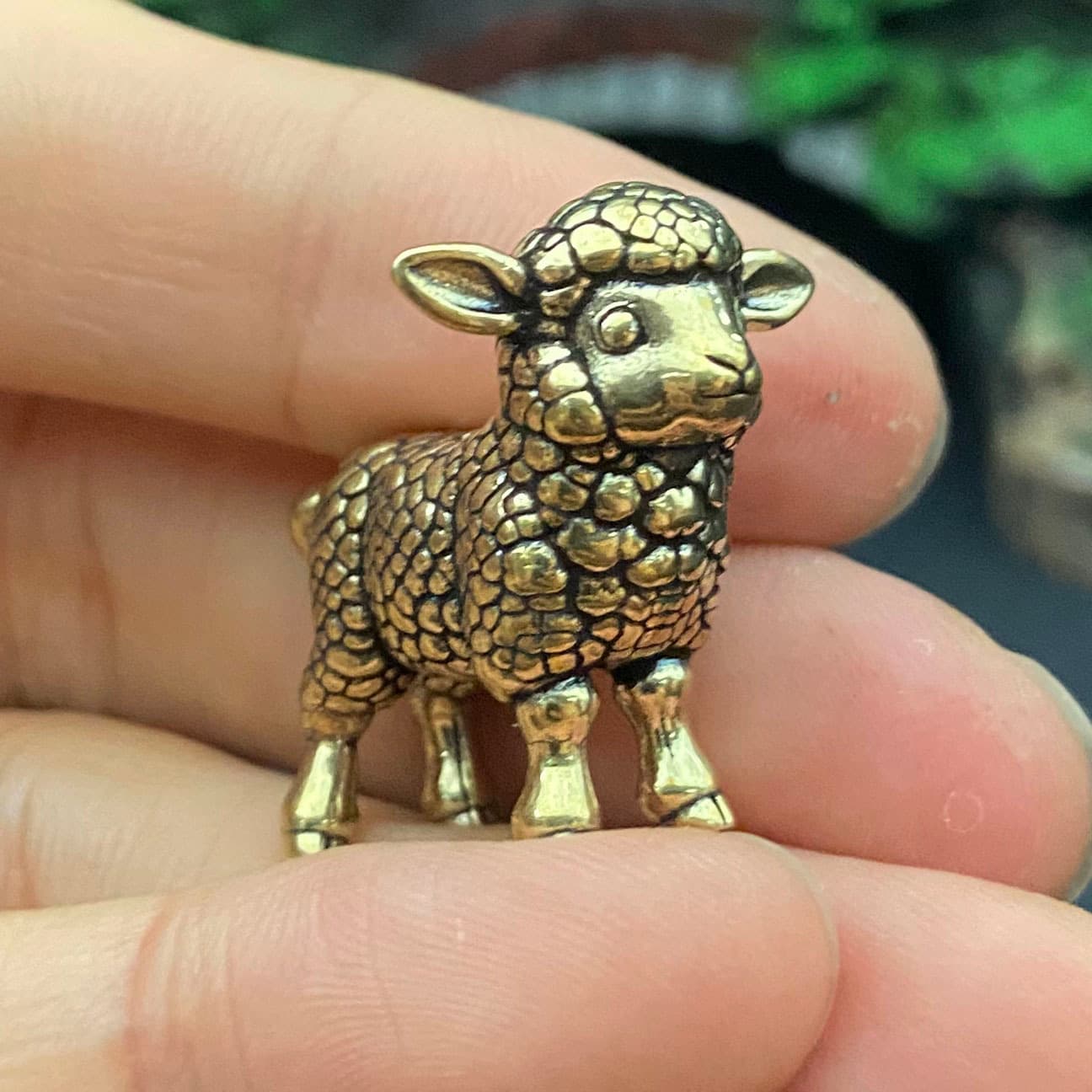 TEMU Vintage Brass-textured Figurine Ornament, European And American Decoration, Creative Desktop Craft Ornament