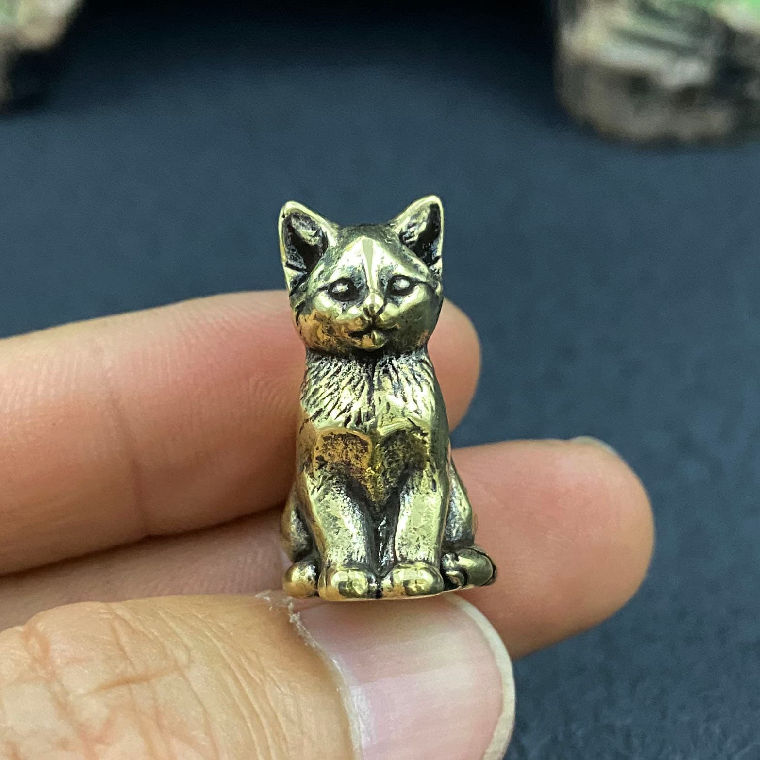 TEMU Collectible Figurines ，brass Sitting & Standing Cat Statue - Position Figurine, Copper Desktop Decoration Suitable For Home, Office, Christmas Gift For Colleagues, Decorative Sculpture