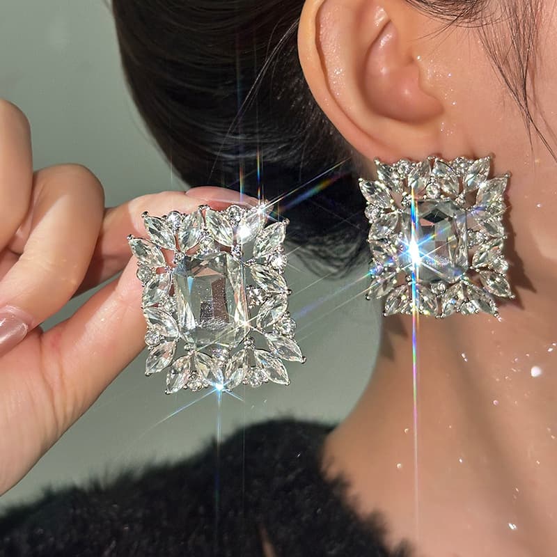 TEMU 1 Pair Of Vintage Luxurious Rectangular Geometric Earrings