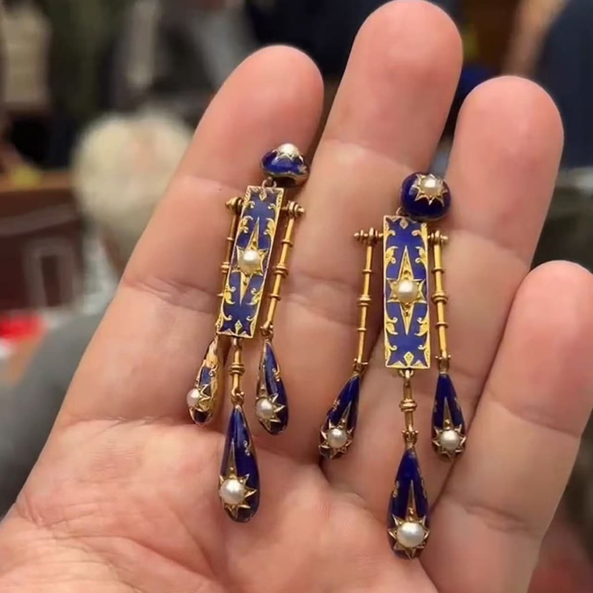 TEMU Vintage-style Blue -pointed Tassel Earrings Are Designed With A Medieval Court Theme. Feature A Deep Enamel With Star Patterns, Complemented By Soft Pearls And Dangling Tassels