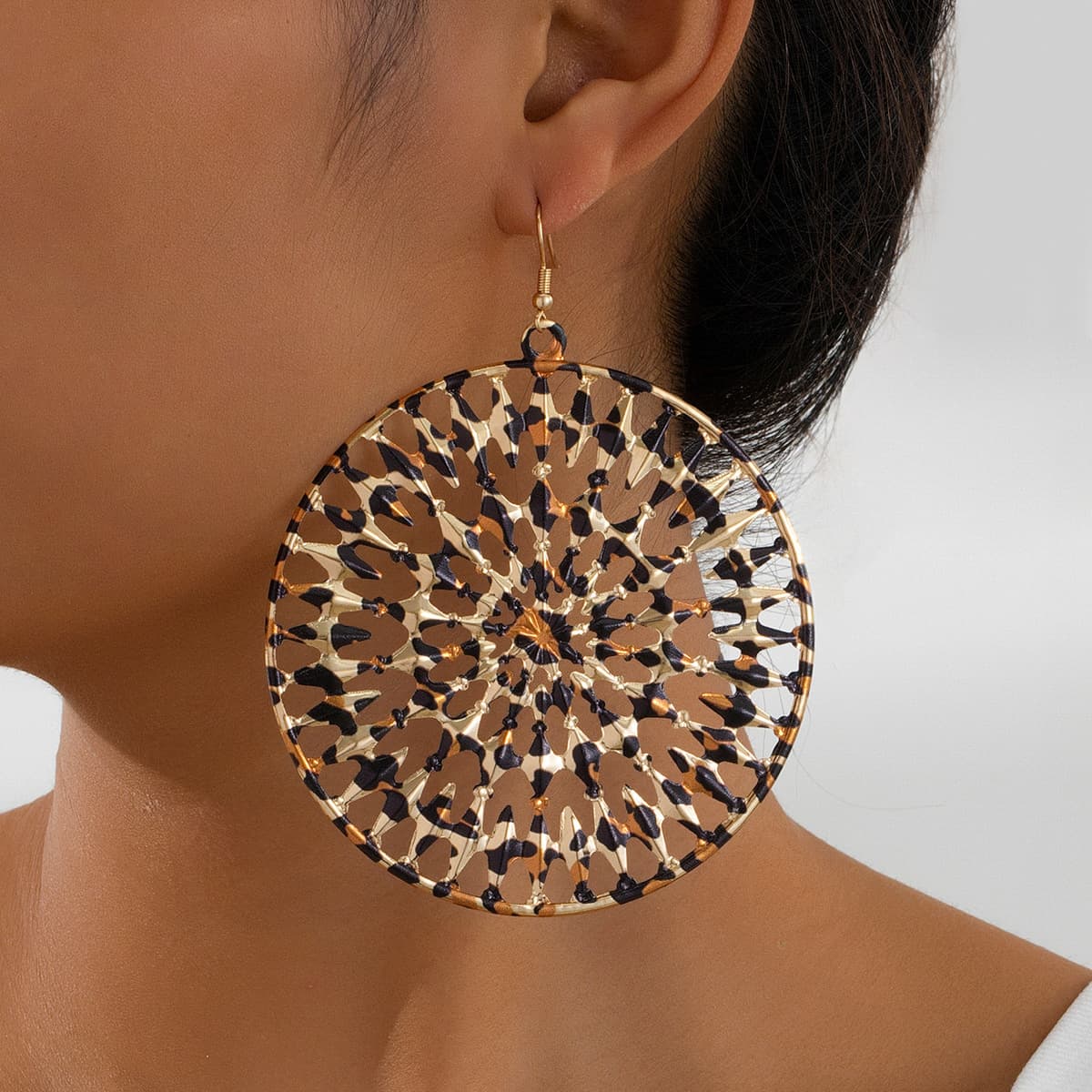 TEMU 2pcs Fashion Retro Hollow Leopard Print Round Mesh Exaggerated Earrings Party Jewelry