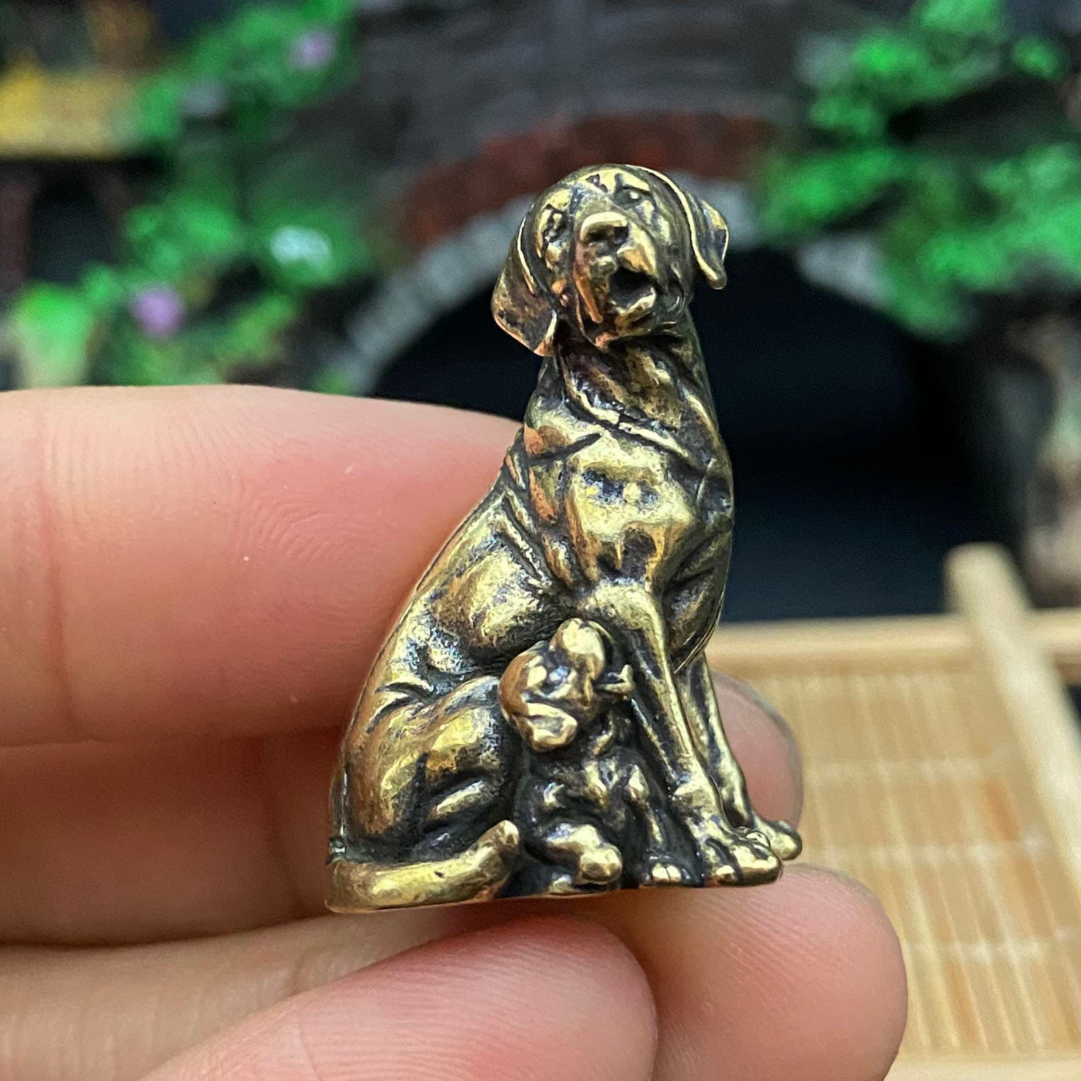 TEMU Brass Figurine Of A Mother Dog And Puppy, Solid Ornament For Home, Desktop, Office, Bookshelf Decoration, Gift For , Wholesale, Holiday Decor