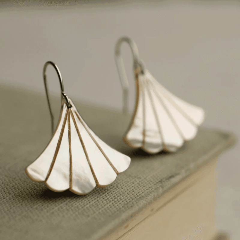 TEMU 1 Pair Of Women's Fan-shaped Hanging Earrings, With Daily Clothing Accessories, As A Holiday Gift For Female