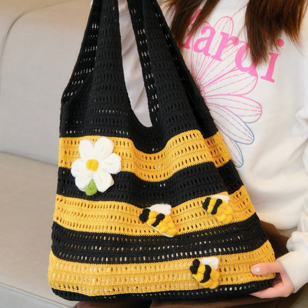 TEMU Women's Vintage Crochet Bee & Daisy Handbag - Hollow Knit Shoulder Bag With Strap, Black/yellow Contrast Suitable For Summer Streetwear, Casual Outfits, Retro Handheld Tote (no Closure)