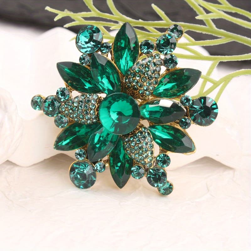 TEMU 1pc Luxurious Green Synthetic Gemstonestone Floral Brooch, Elegant Women's Pin, Can Decorate Dresses, Coats, Bags And Other , Ideal Gift For Romantic Festivals For Your Lover, , Family And
