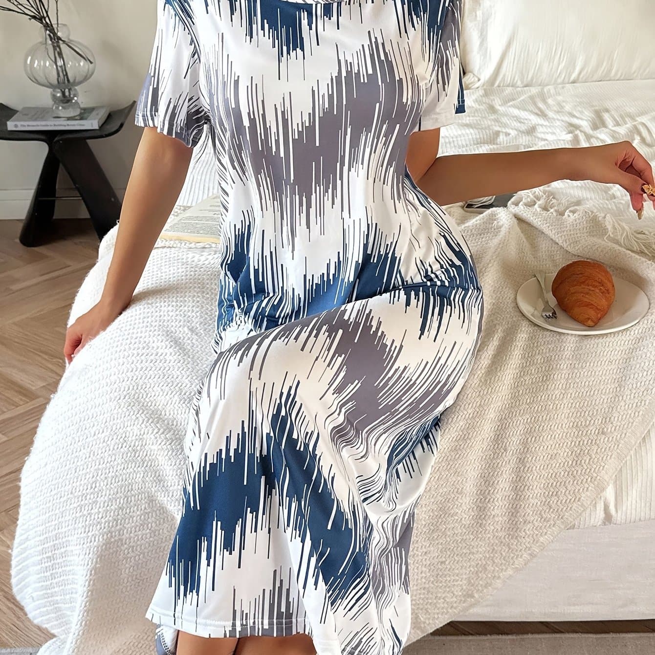 TEMU Women's Casual Geometric Stripe Print Loose Long T-shirt Style Pajama, Mid-length Dress, Casual , Short Sleeve T-shirt Style Dress
