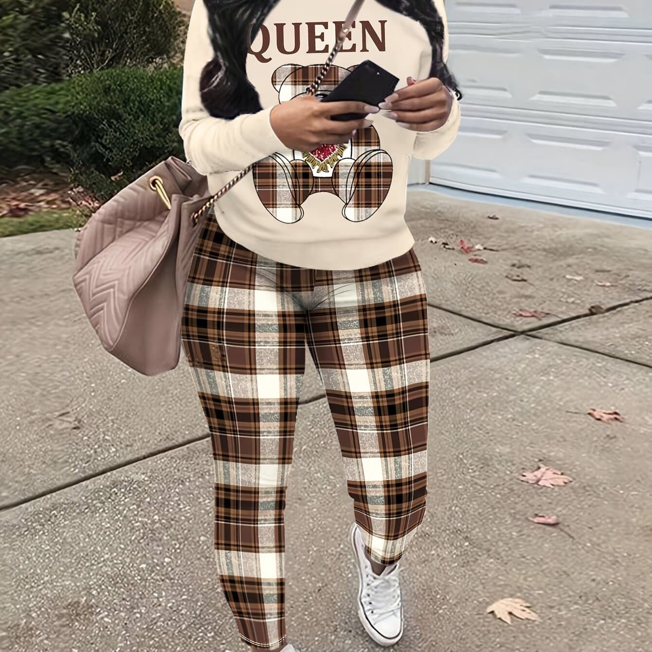 TEMU Women's Casual Round Neck Long Sleeves Queen Letter Bear Print Sweatshirt And Plaid Skinny Pants Set For Fall & Winter, Women's 2pcs Set Outfits, Soft Material, Easy-wash, , Women Pant Suits