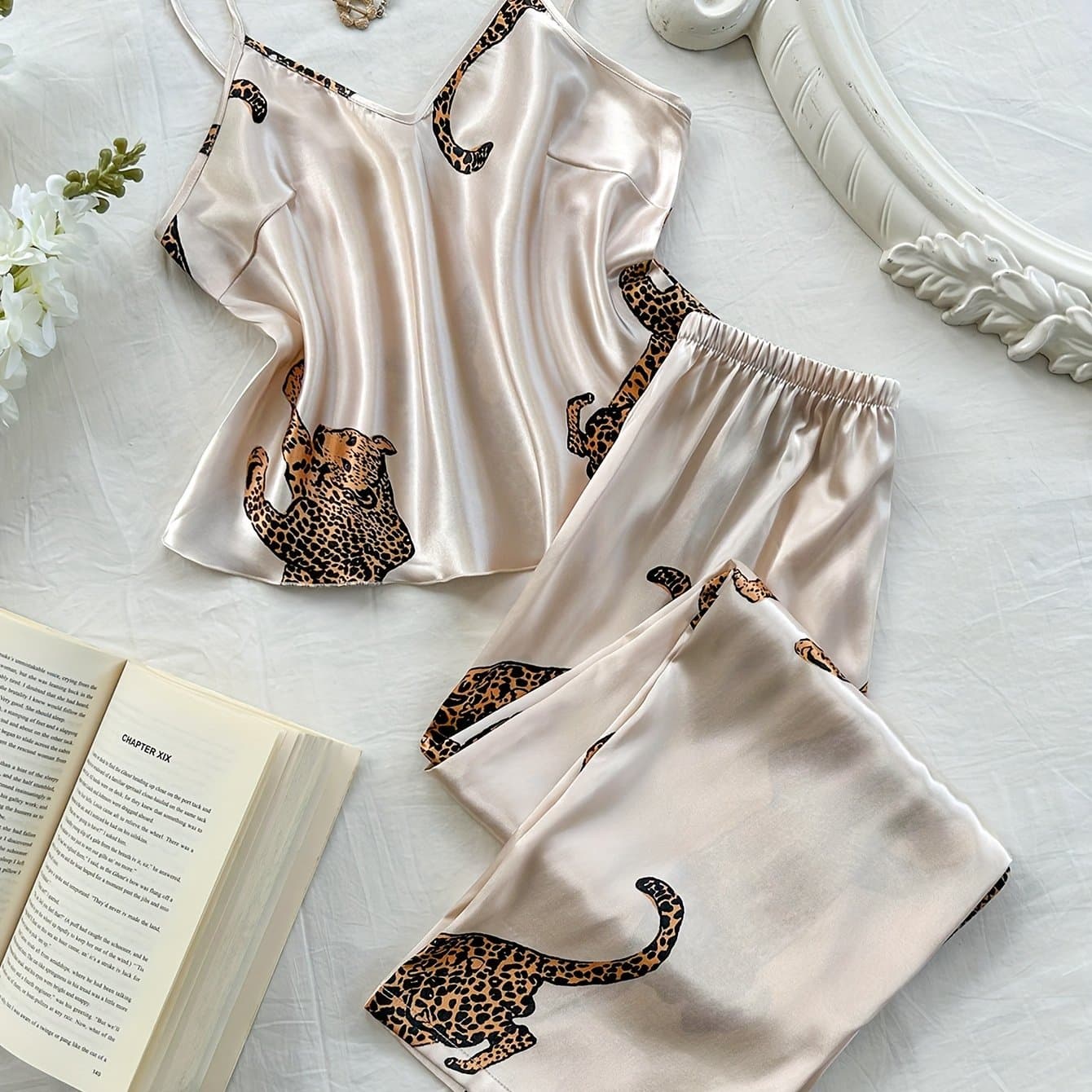 TEMU Leopard Print V-neck Pajistuiton 2pcs Sleepwear Suit - Nightgown & Matching Pants, Machine Washable Pajamas For S, Cozy Elegant Bedwear For (leopard Print)