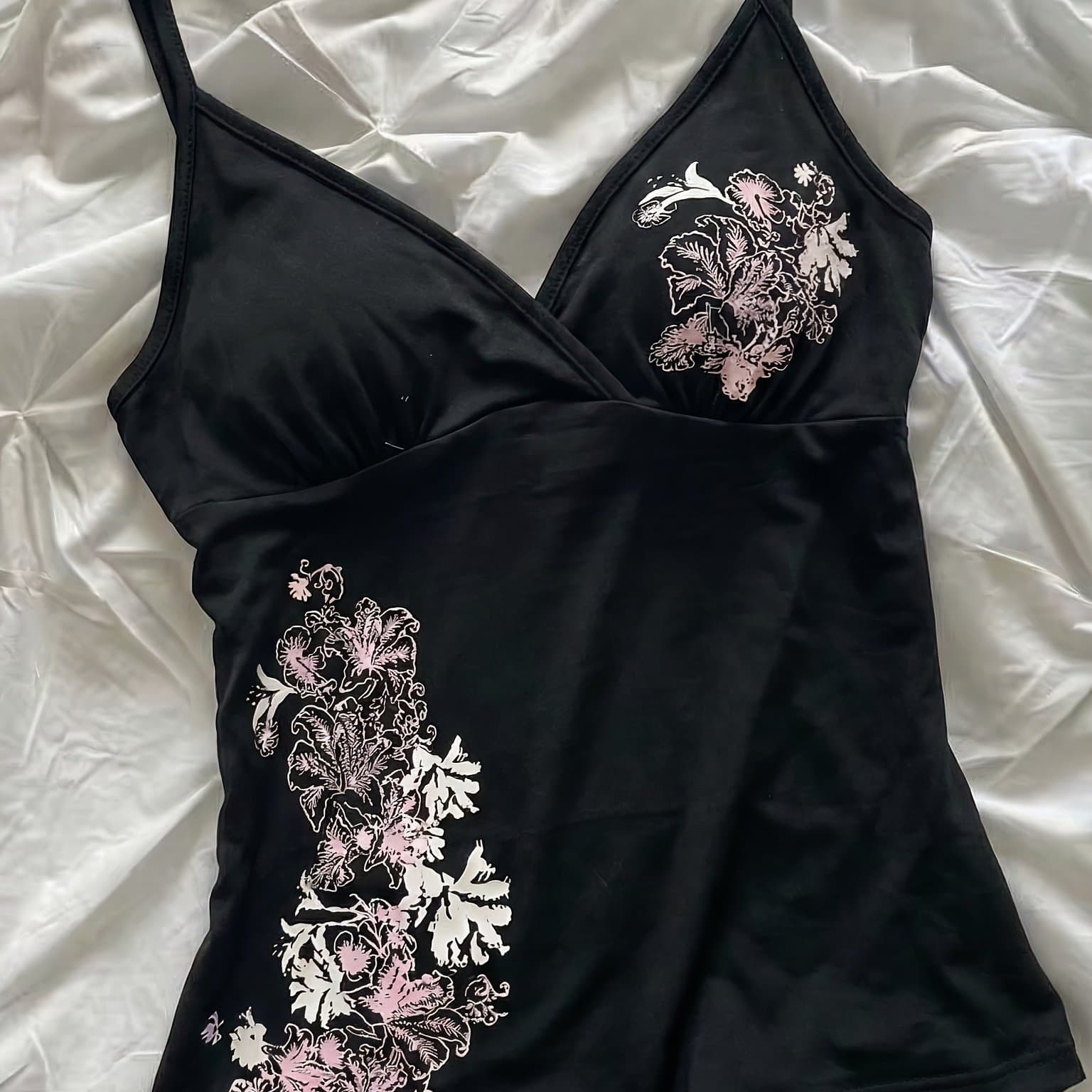 TEMU Spring/summer Y2k Hot Black With Pink And White Floral Camisole, Deep V-neck Slim-fit Crop Top, Vintage Print Fashionable And Versatile Top Suitable For Daily Layering And Outerwear