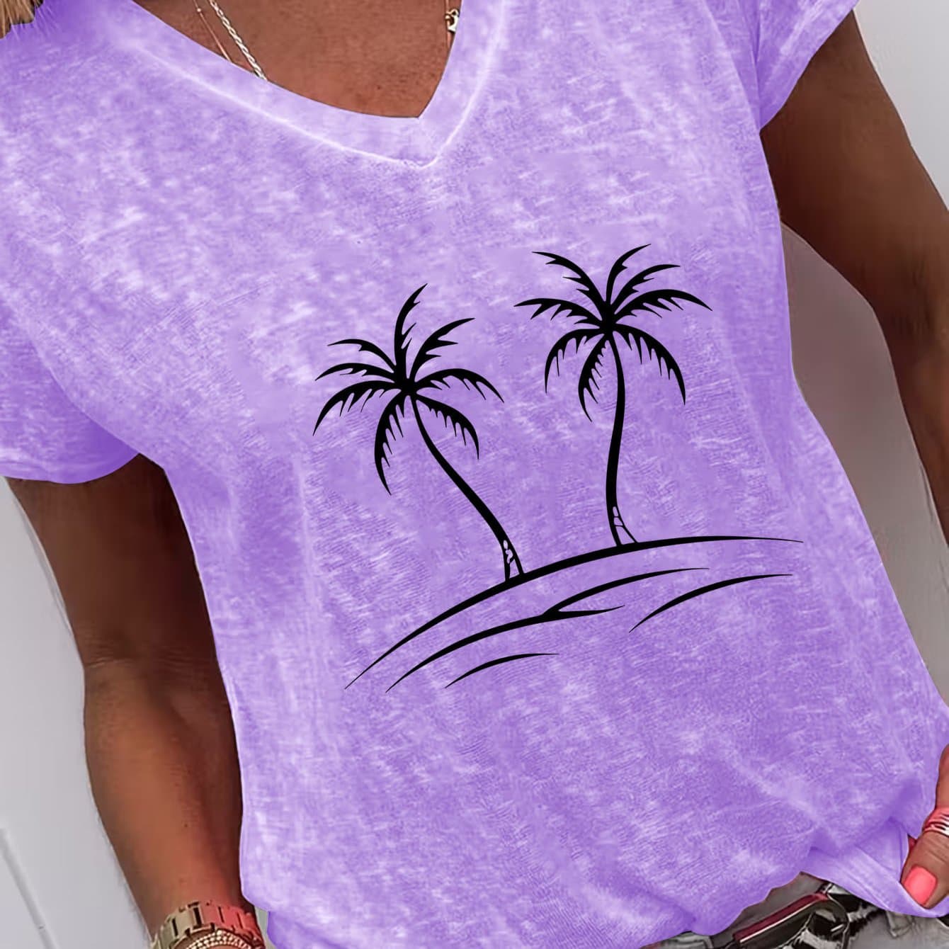 TEMU Relaxed Summer V-neck T-shirt Featuring A Palm , Ideal For Relaxing At Home, , Or As A Gift Option For New Year's, Valentine's Day, And Other Occasions