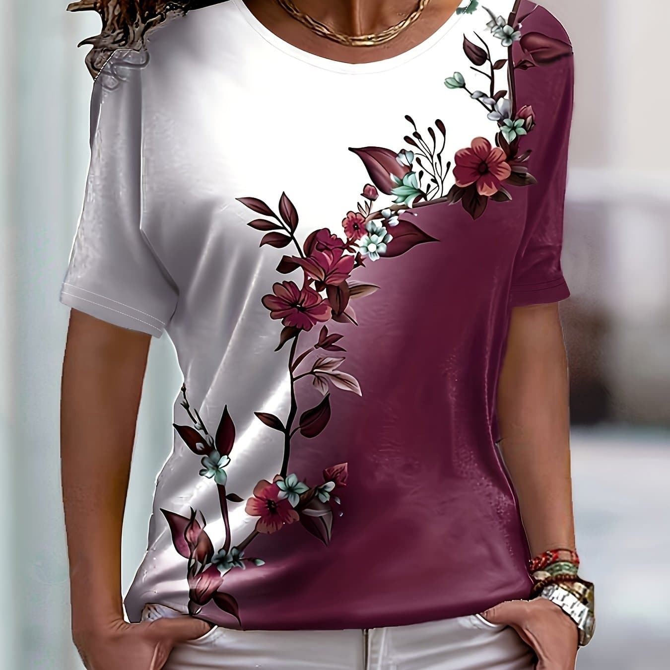 TEMU Women's Gradient Floral Print Round Neck T-shirt - Casual Short Sleeve Top With Contrast Color , Medium Stretch Fabric, Machine Washable, Versatile Wear, Relaxed Fit Tee, Stretchable Material