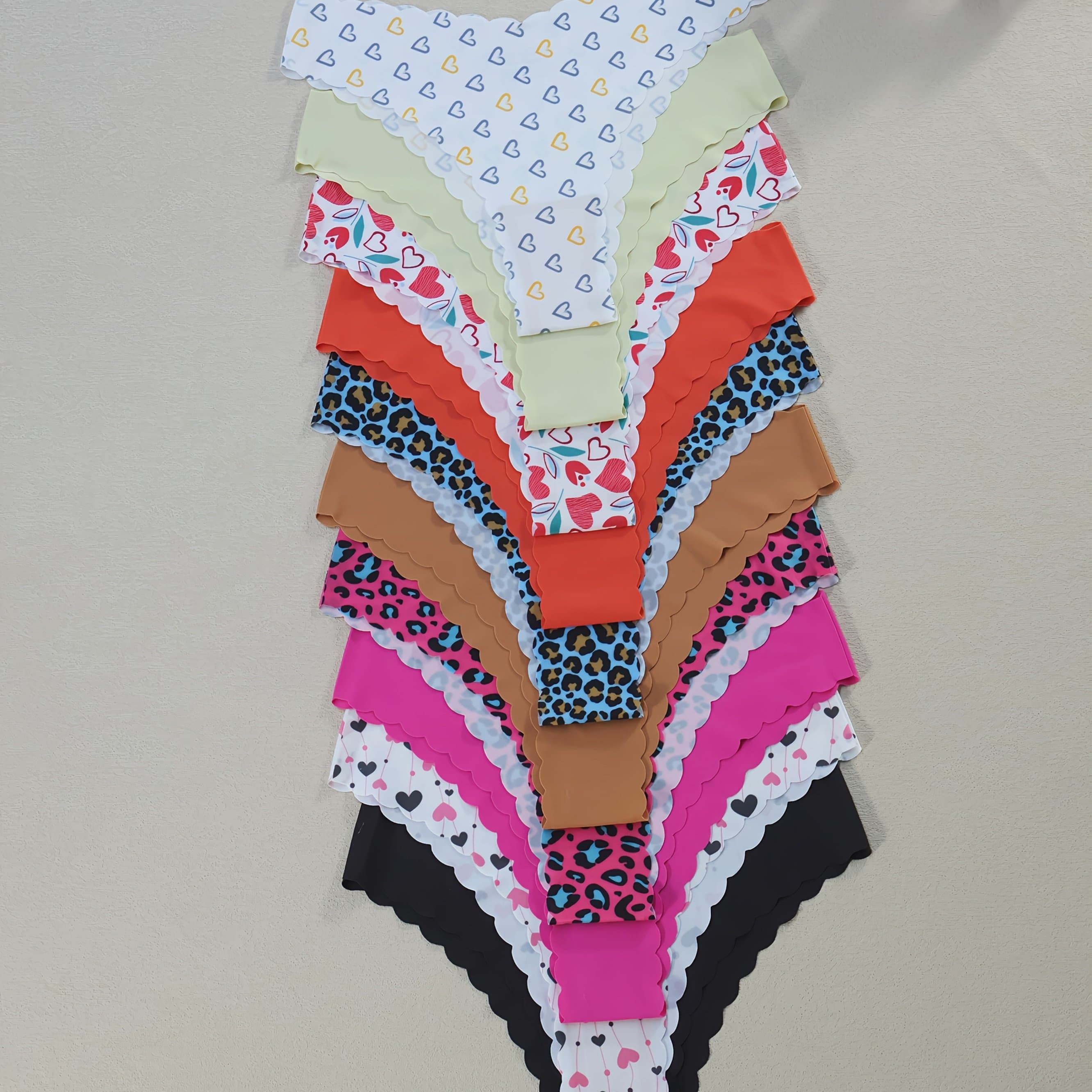 TEMU 10-pack - Autumn And Print Leopard Print Women's Panties One-piece Seamless Cool Feeling Women's Briefs Sports Yoga V-shaped Lifting Waist Wavy Lace Sexy Smooth Women's Briefs